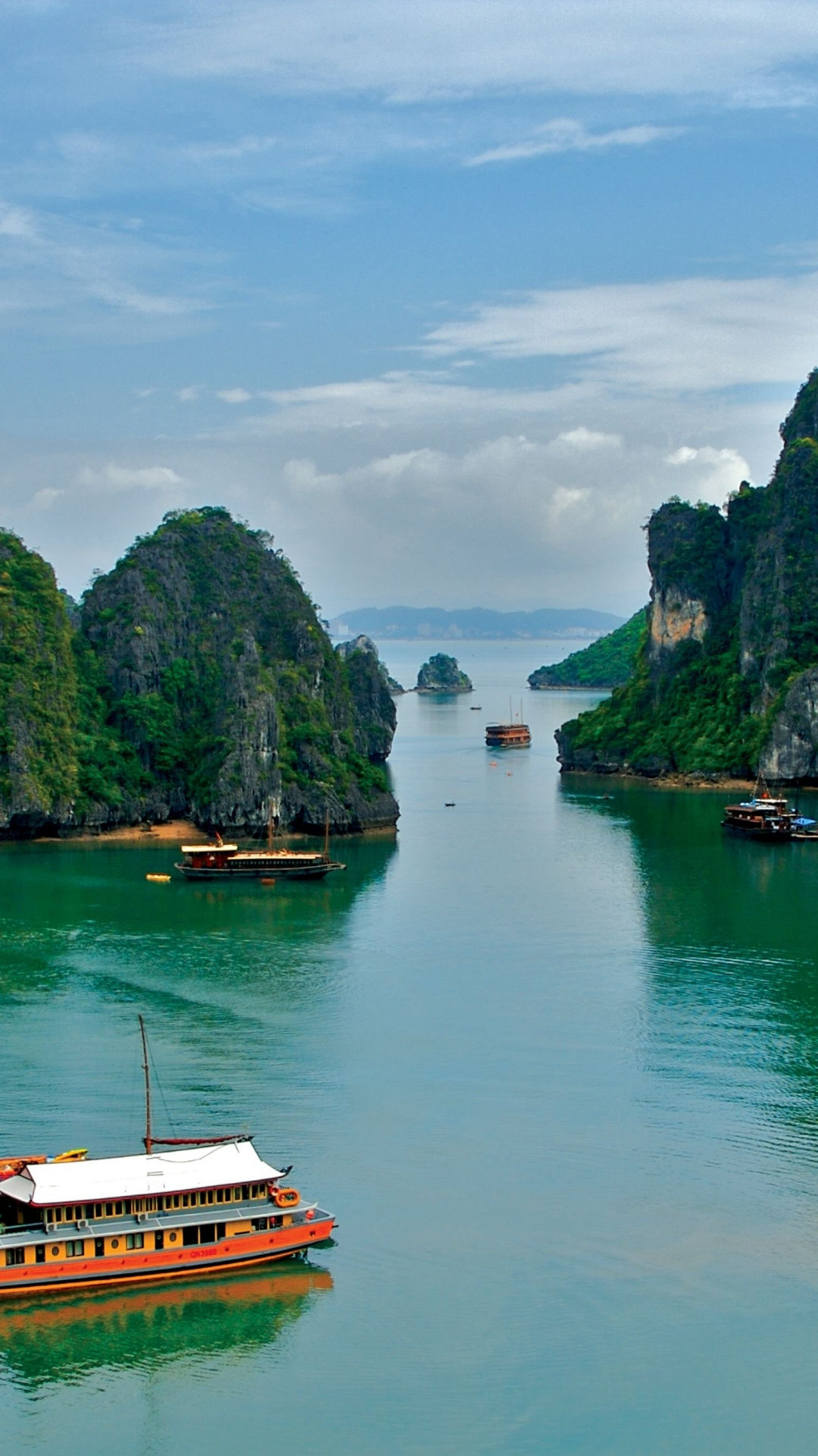 Halong Bay, Vietnam's charm, Alluring landscapes, Picturesque views, 1080x1920 Full HD Phone