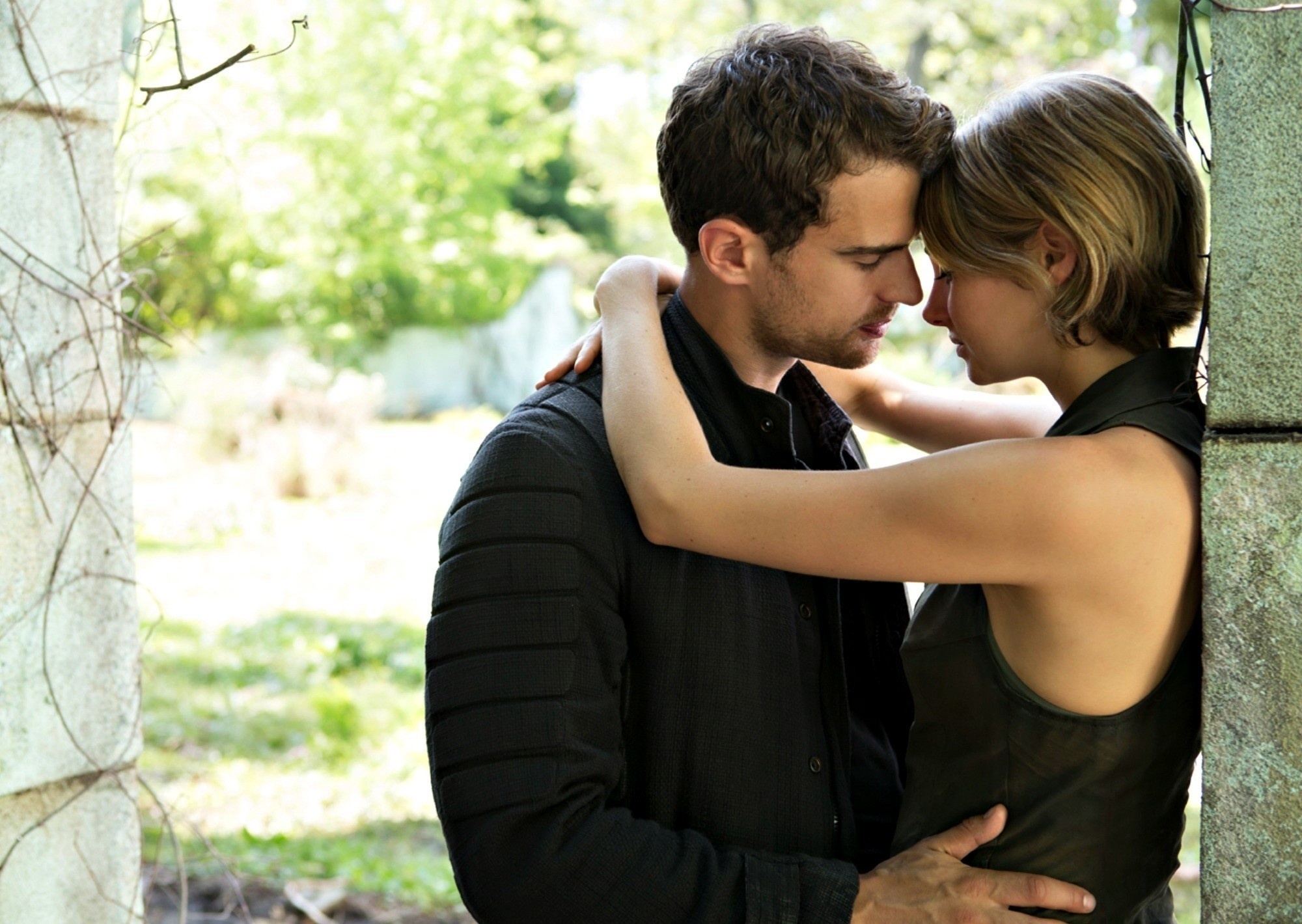 Theo James, Shailene Woodley, The Divergent Series, Allegiant movie, 2000x1420 HD Desktop