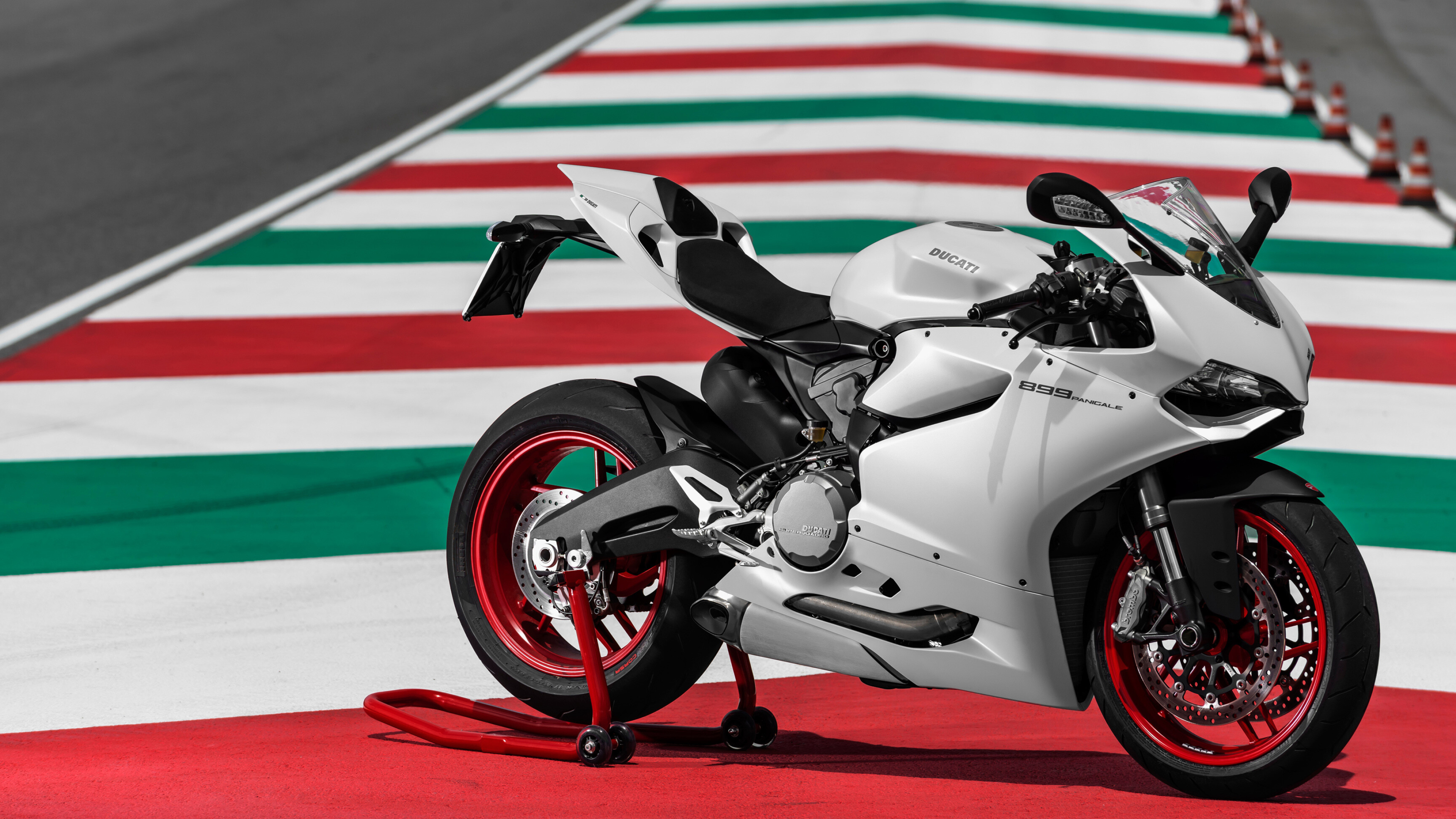 Ducati Superbike 899 Panigale, Speed demon, Supreme handling, Cutting-edge technology, 3840x2160 4K Desktop