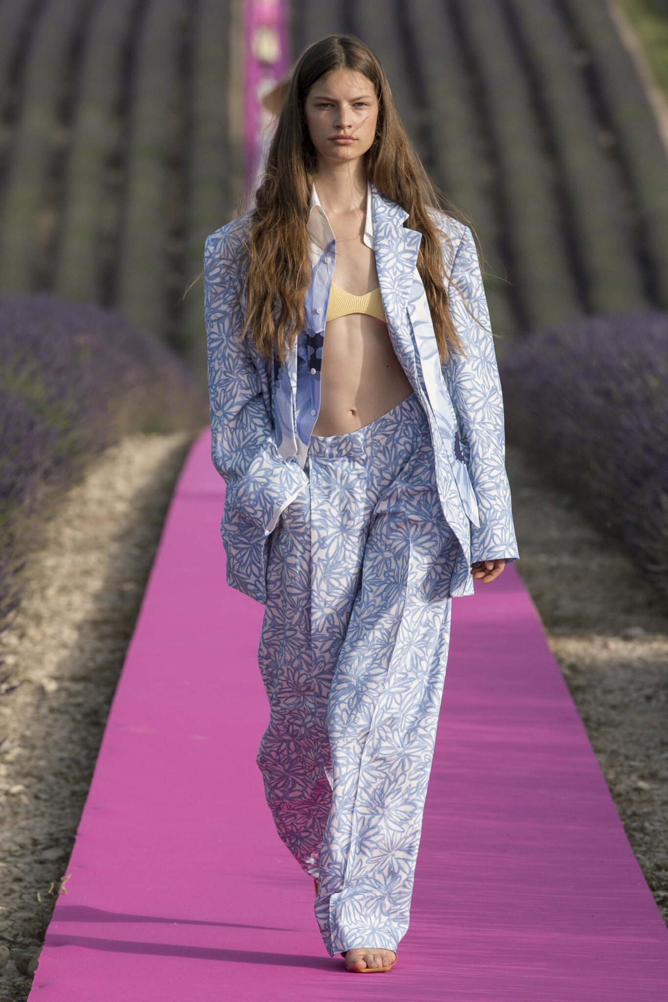 Jacquemus, Paris Men & Women SS20, Shoji Fujii photos, Fashion blog, 1370x2050 HD Phone