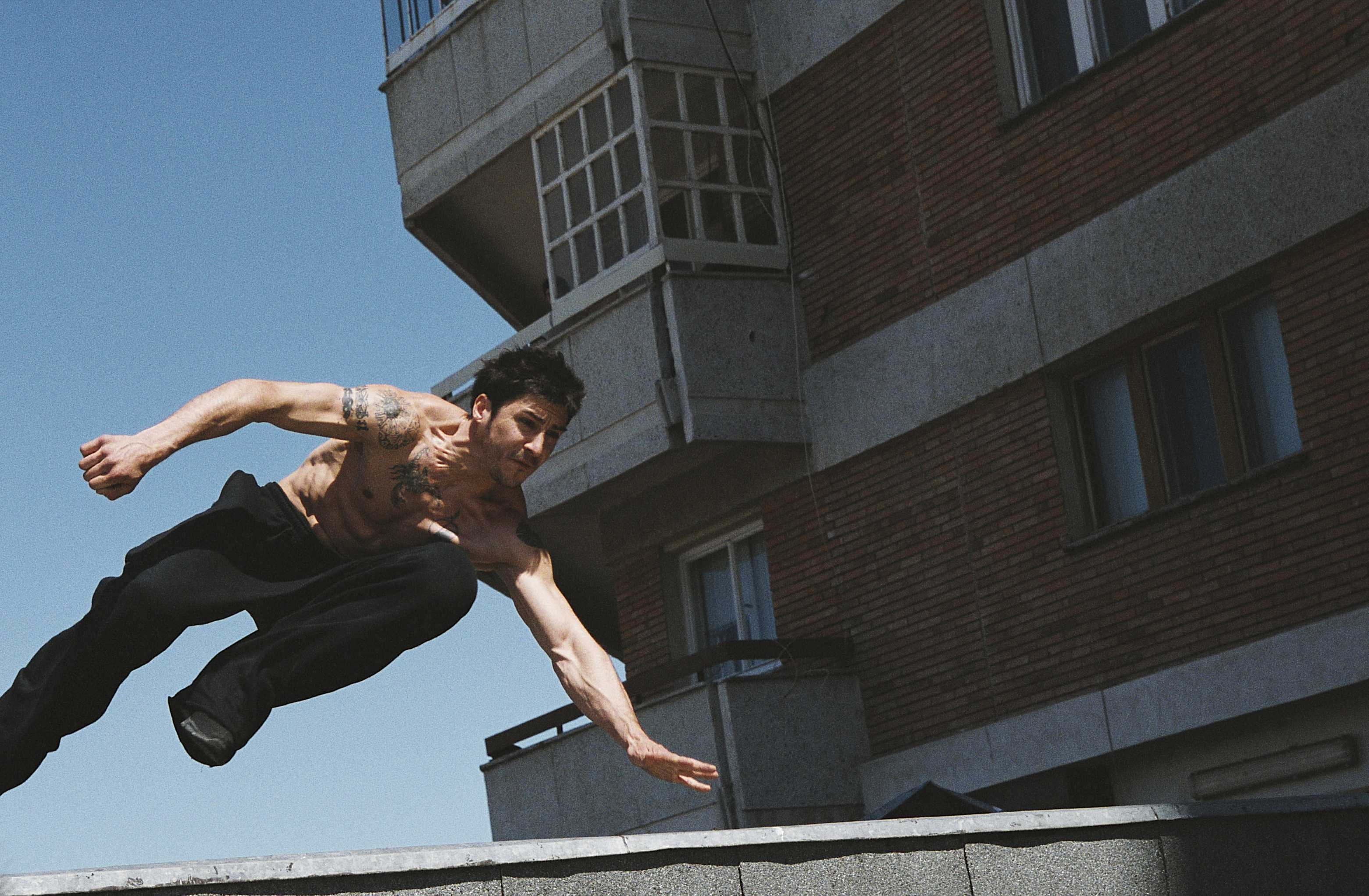 District 13 movies, David Belle, Parkour master, Urban acrobatics, 3130x2050 HD Desktop