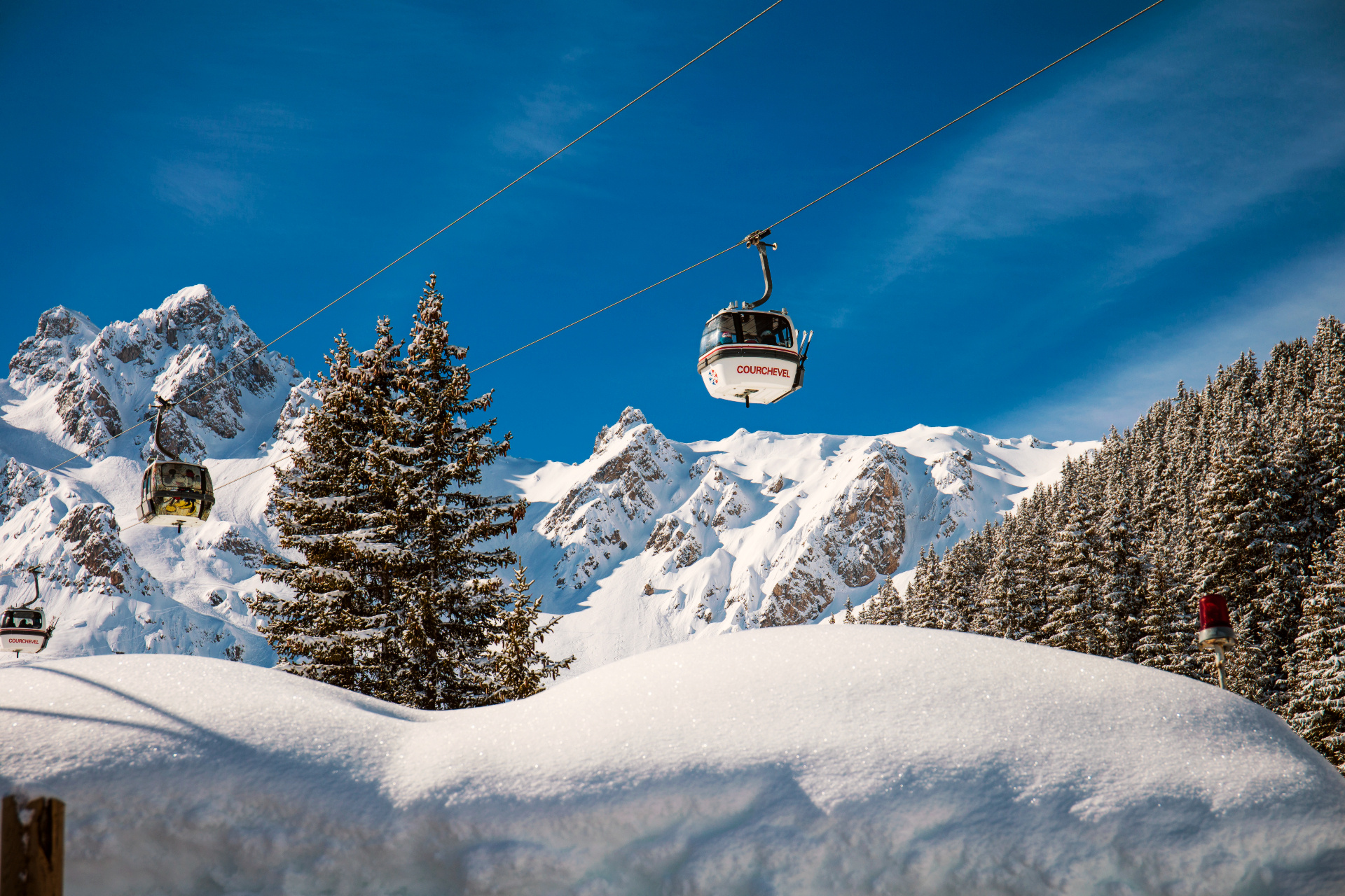 Discover Courchevel, Bramble Ski resorts, Unique ski experience, Luxury chalets, 1920x1280 HD Desktop