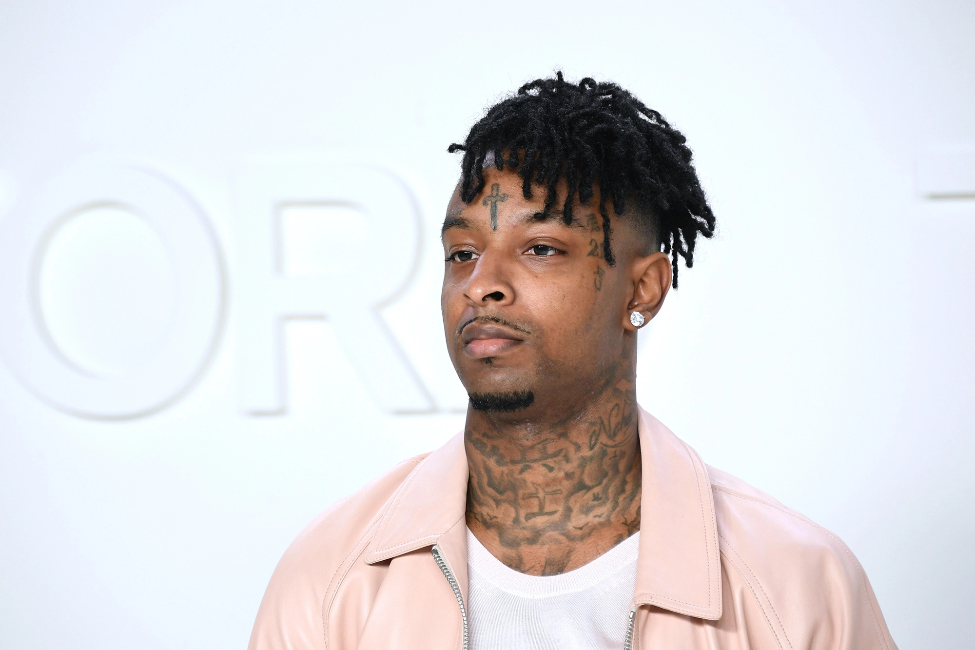 21 Savage, Brother's tragic death, London stabbing incident, Mourning artist, 2000x1340 HD Desktop