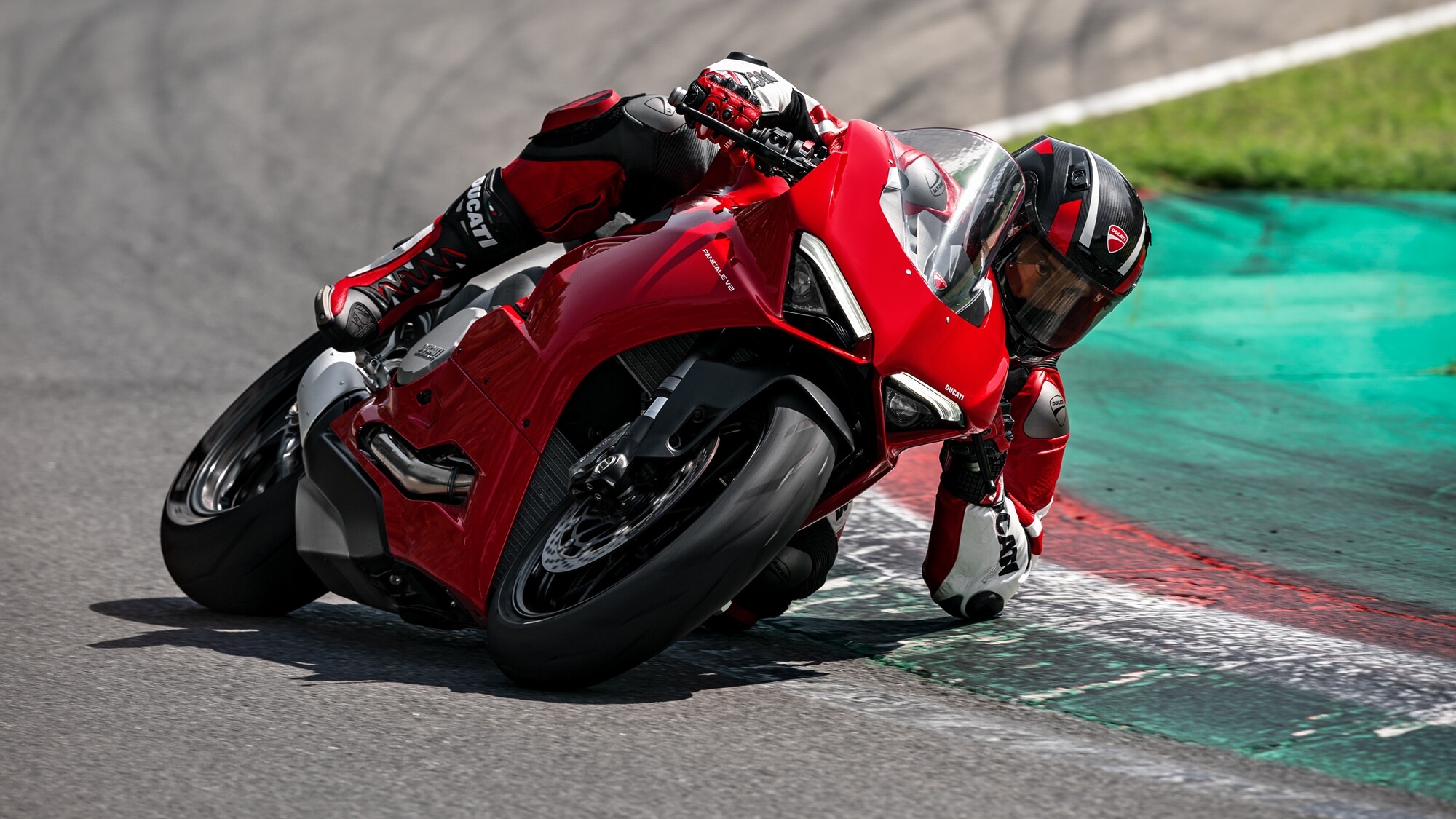 Ducati Panigale V2, Auto motorcycles, Official 2020, 2000x1130 HD Desktop