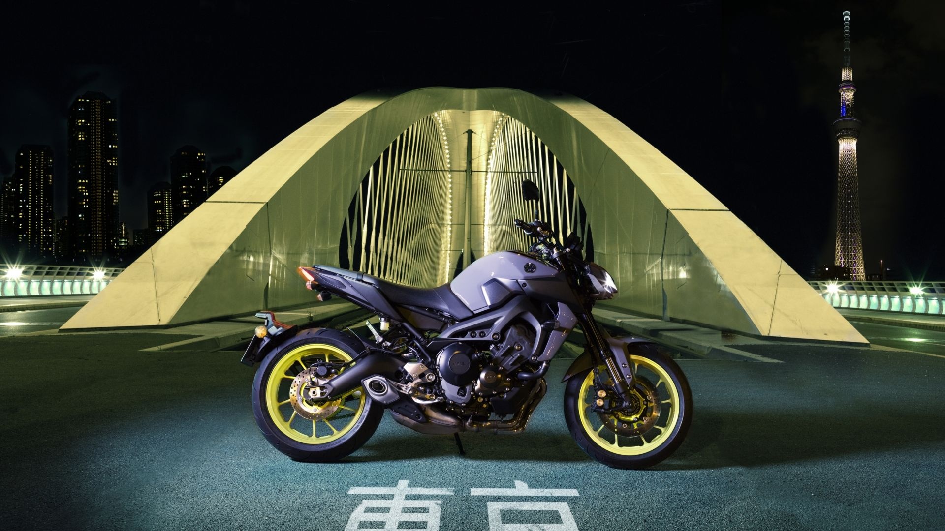 Yamaha MT-09, Bridge backdrop, Striking beauty, High-performance machine, 1920x1080 Full HD Desktop