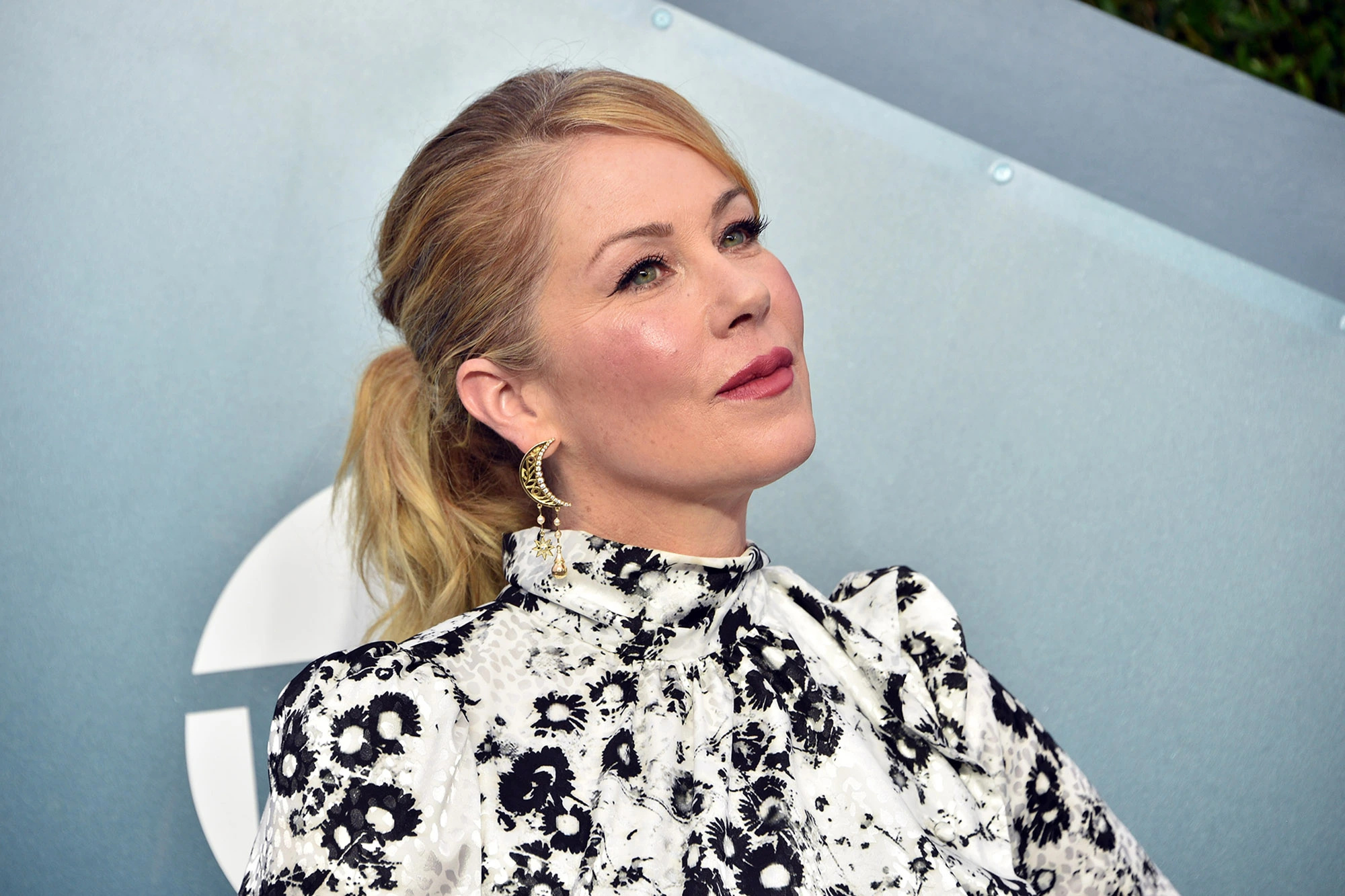 Christina Applegate, Multiple sclerosis diagnosis, Actress reveals, 2000x1340 HD Desktop