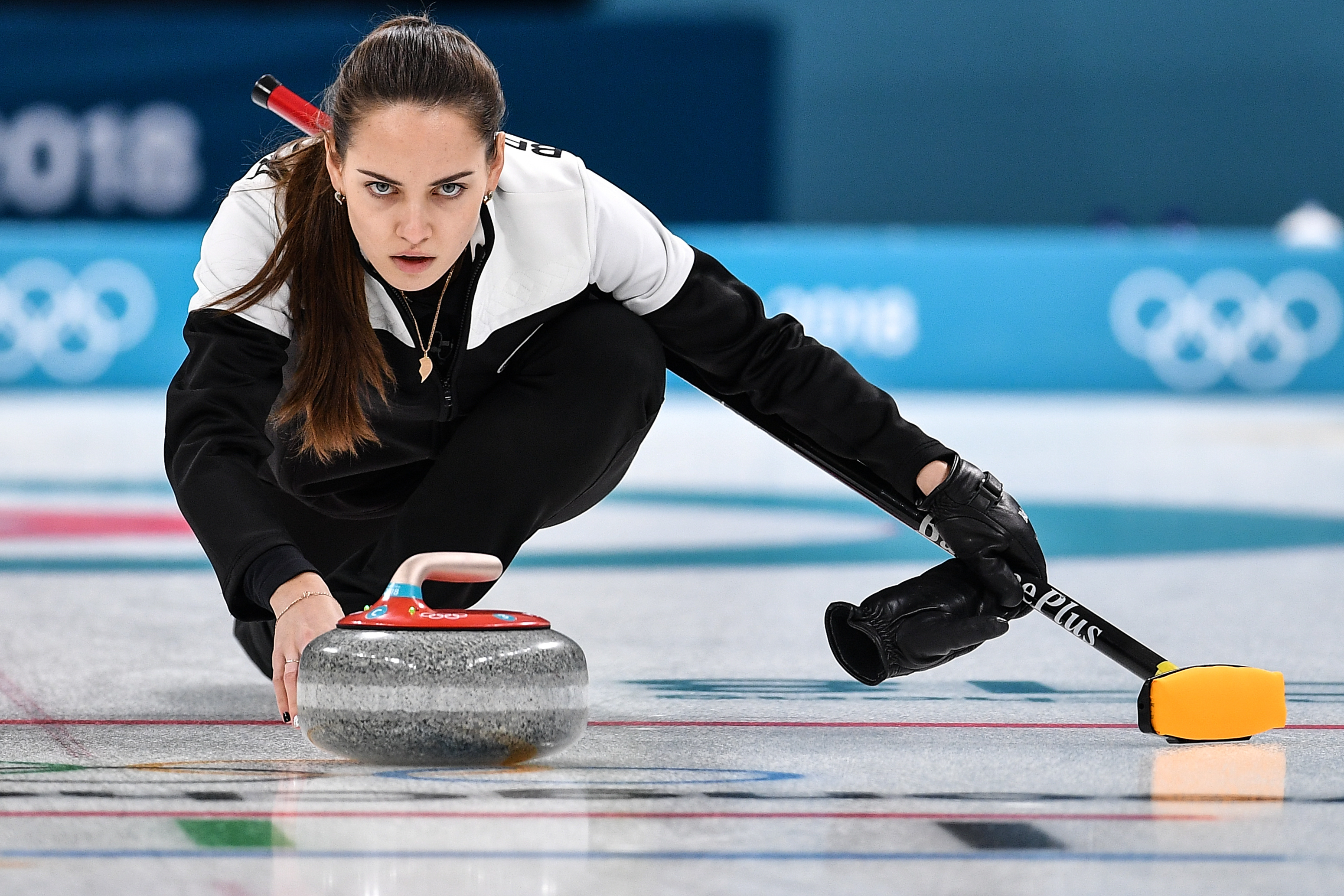 Anastasia Bryzgalova, Curling Wallpaper, 3100x2070 HD Desktop