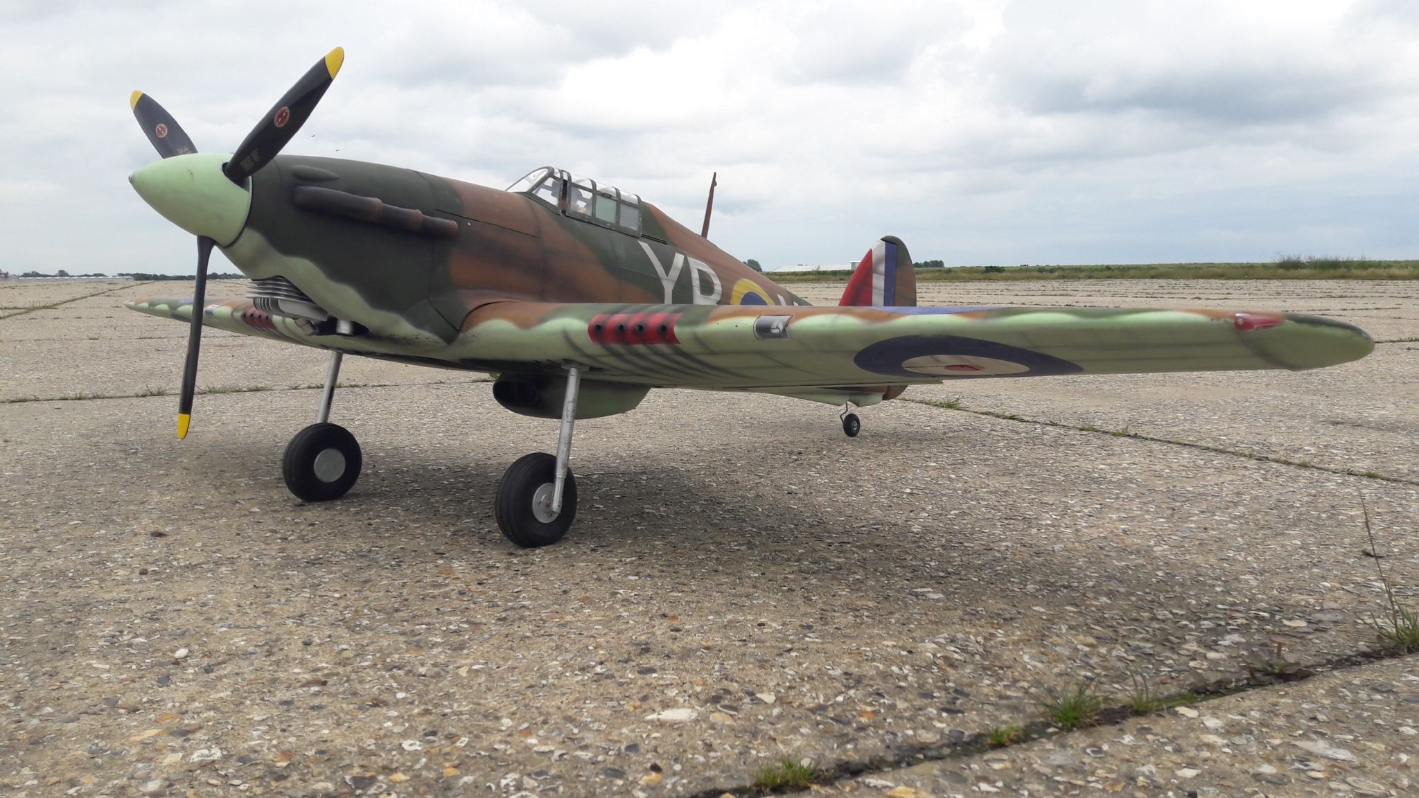 Hawker Hurricane 2050x1160