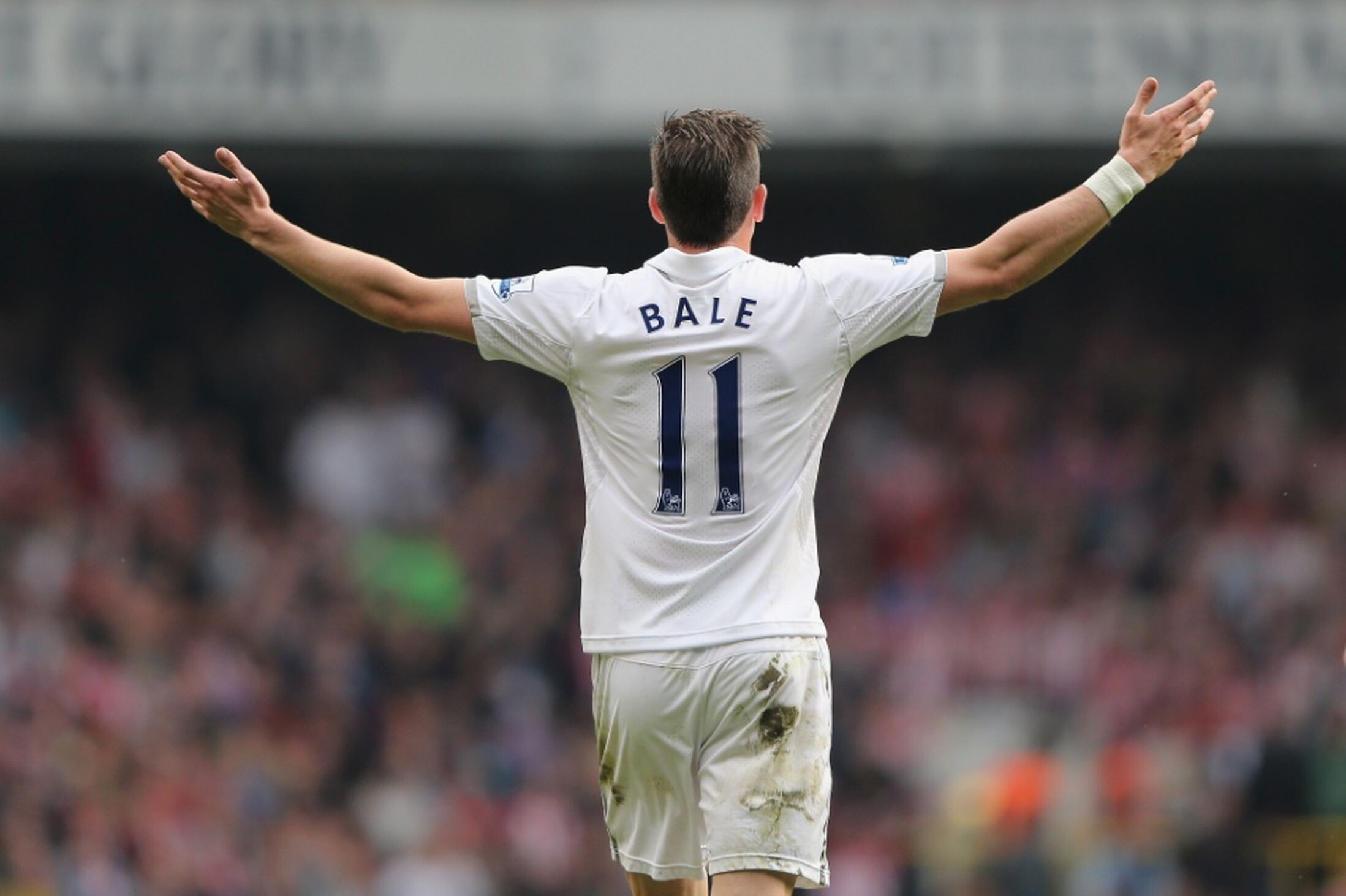 Gareth Bale, HD background, Sports star, Football player, 2200x1470 HD Desktop