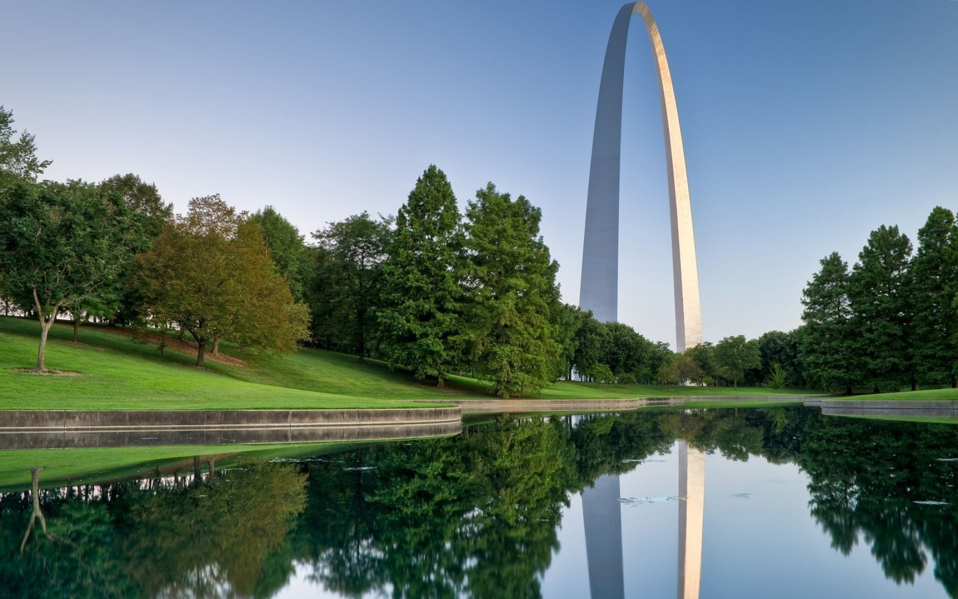 St. Louis Arch, Desktop backgrounds, Landmark attraction, Gateway to the West, 1920x1200 HD Desktop