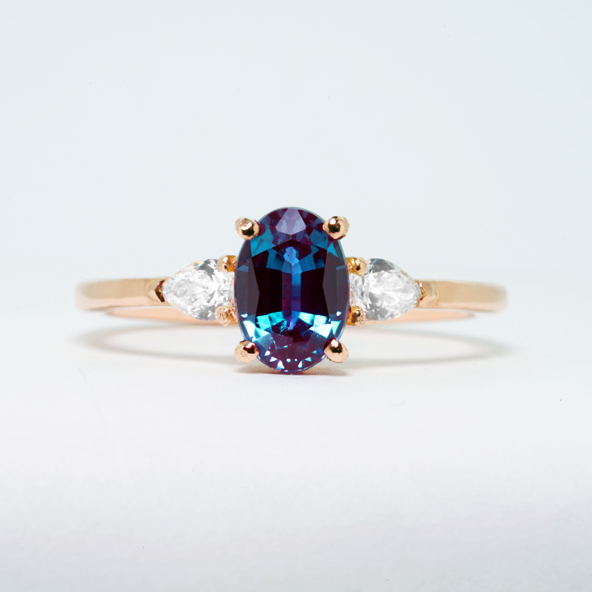 Oval engagemant ring, Alexandrite Wallpaper, 2000x2000 HD Phone