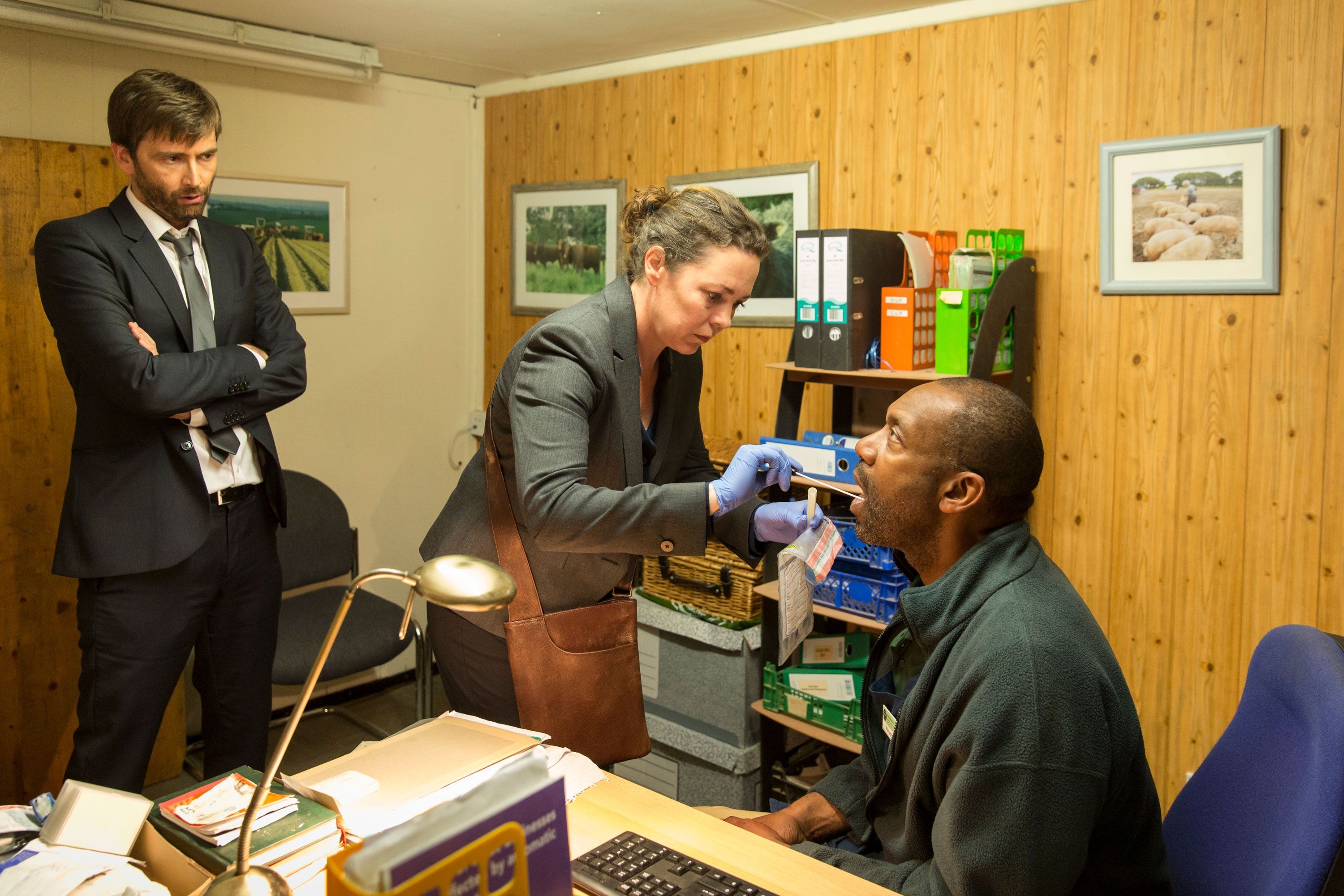 Broadchurch TV series, Season 3 episode 3, Gripping investigation, Unraveling secrets, 3000x2000 HD Desktop