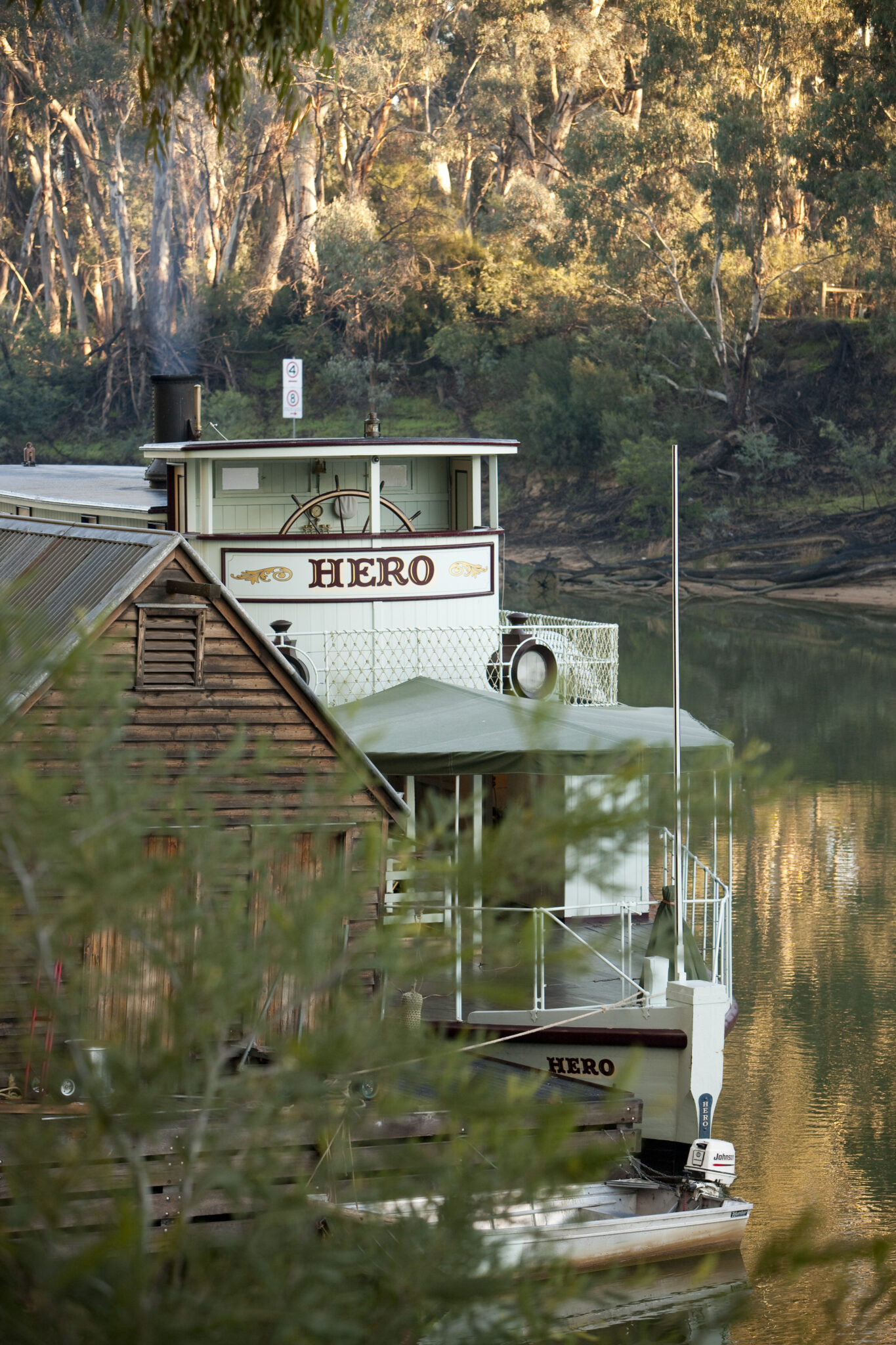 Murray River, Bucket list, Tasman Holiday Parks, Travel adventure, 1370x2050 HD Phone