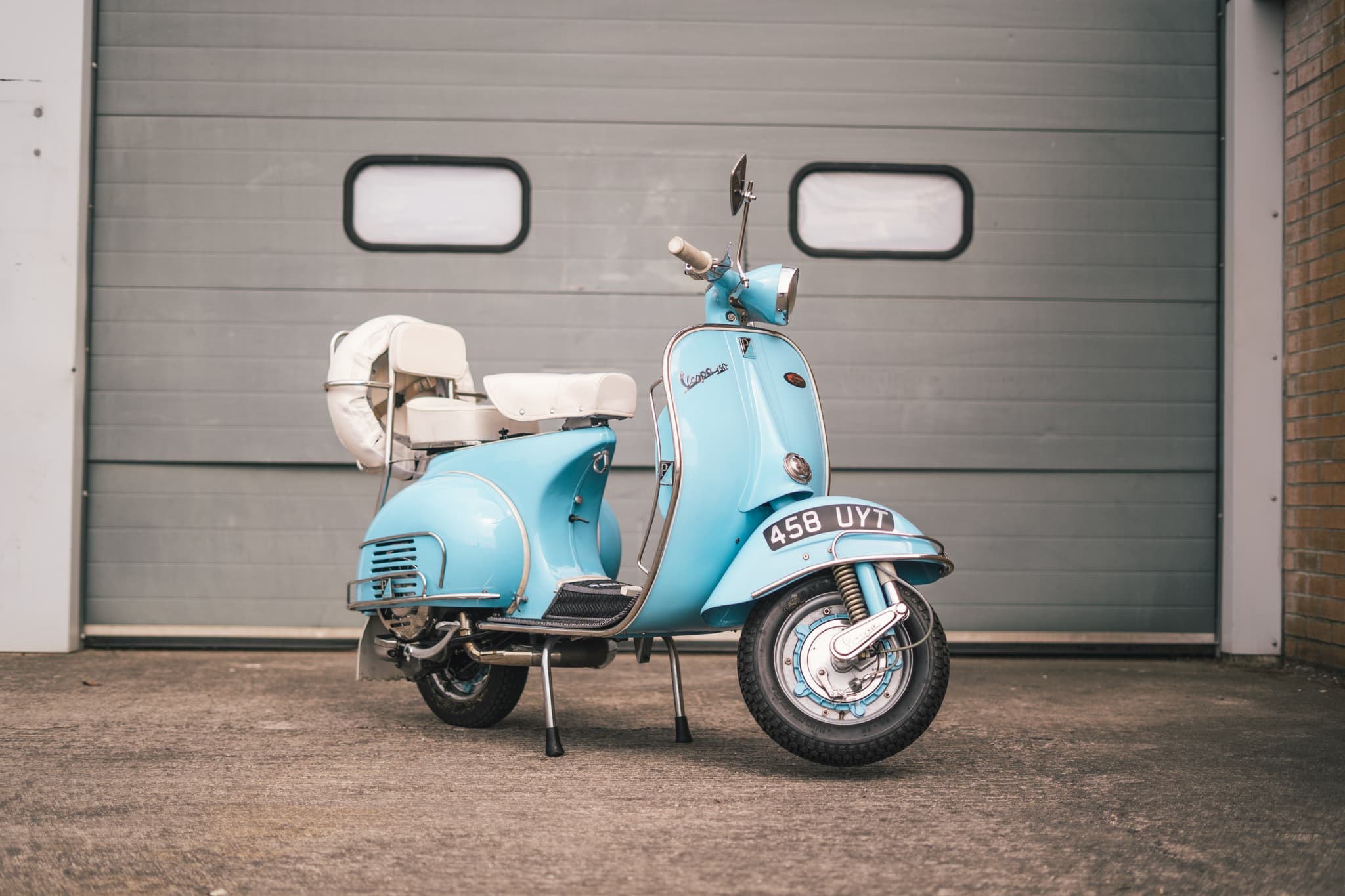 Vespa, Vintage gem, Douglas 125, Aspire competitions, 2050x1370 HD Desktop