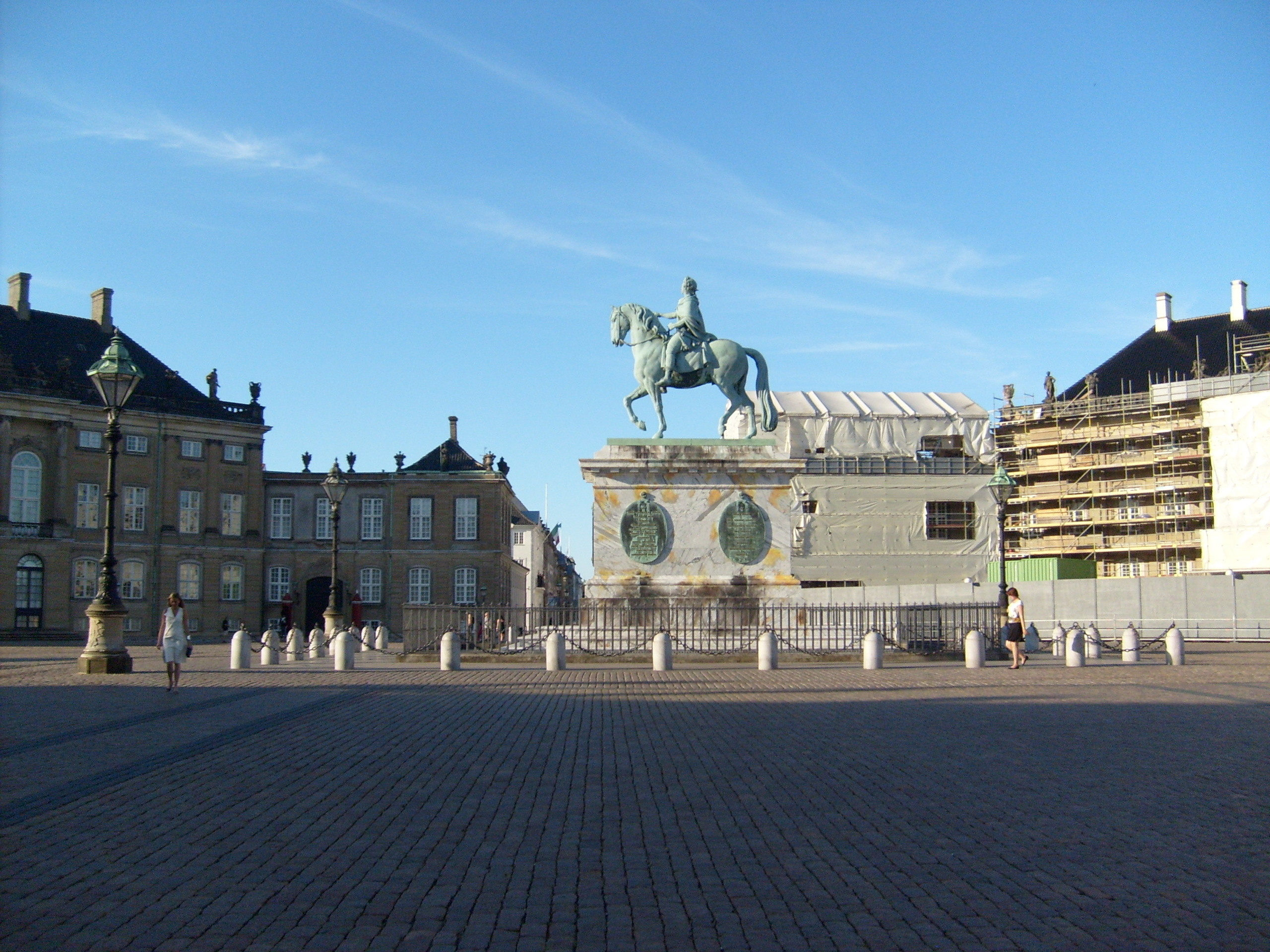 Amalienborg Palace, Denmark Castles, Historic Wallpaper, Architectural Splendor, 2560x1920 HD Desktop