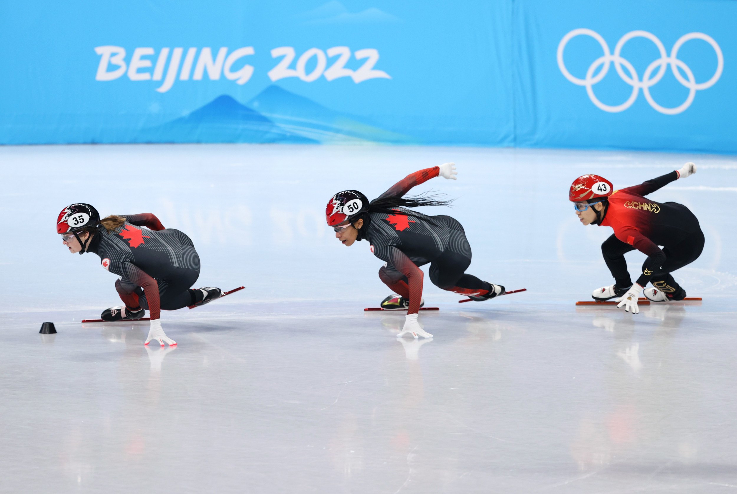 Short-track Speed Skating, Chinese Fans, Speed Skater, Canadian Opponent, 2500x1680 HD Desktop