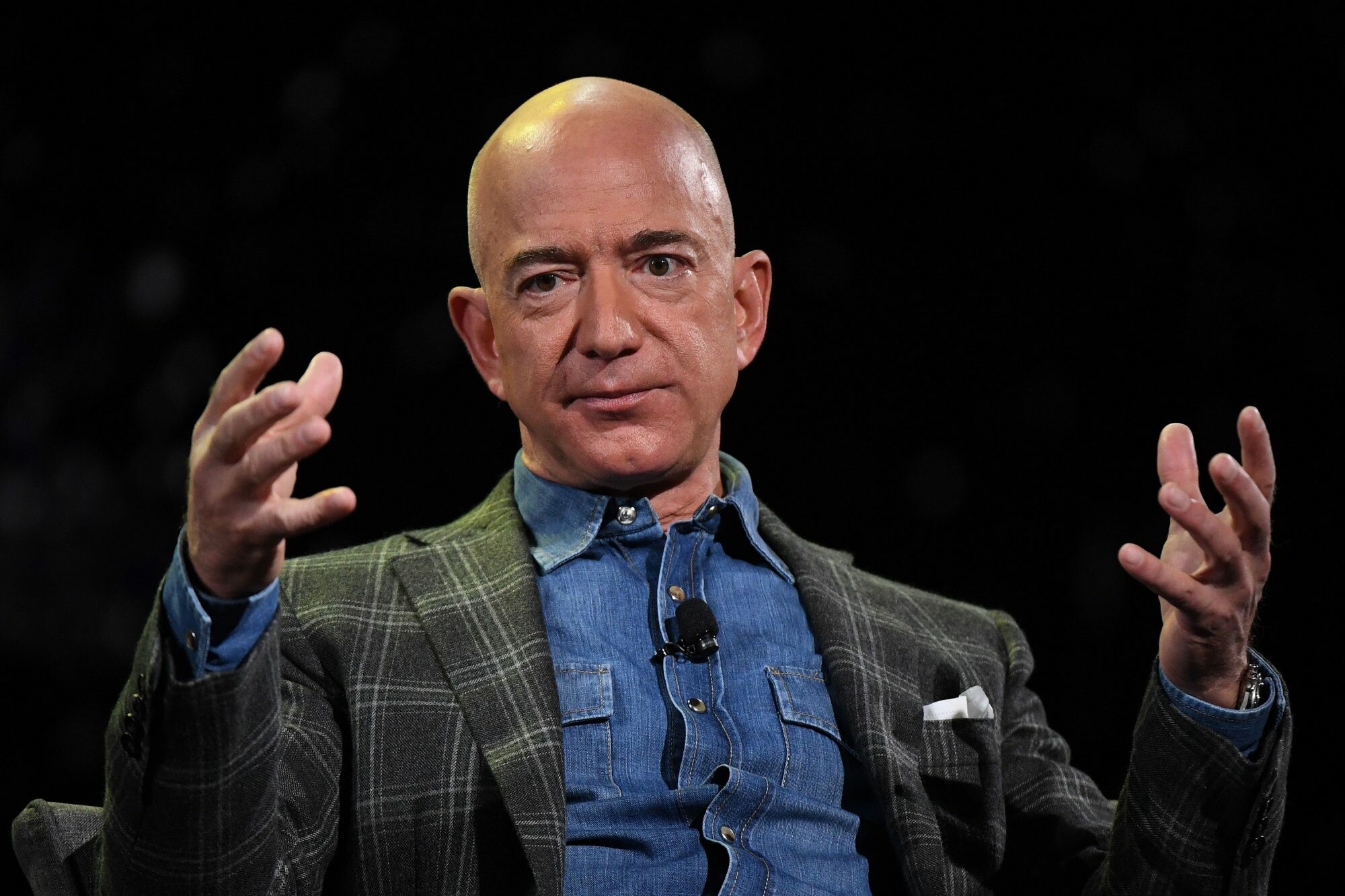 Jeff Bezos, Political influence, Wage concerns, Taxation debate, 2000x1340 HD Desktop