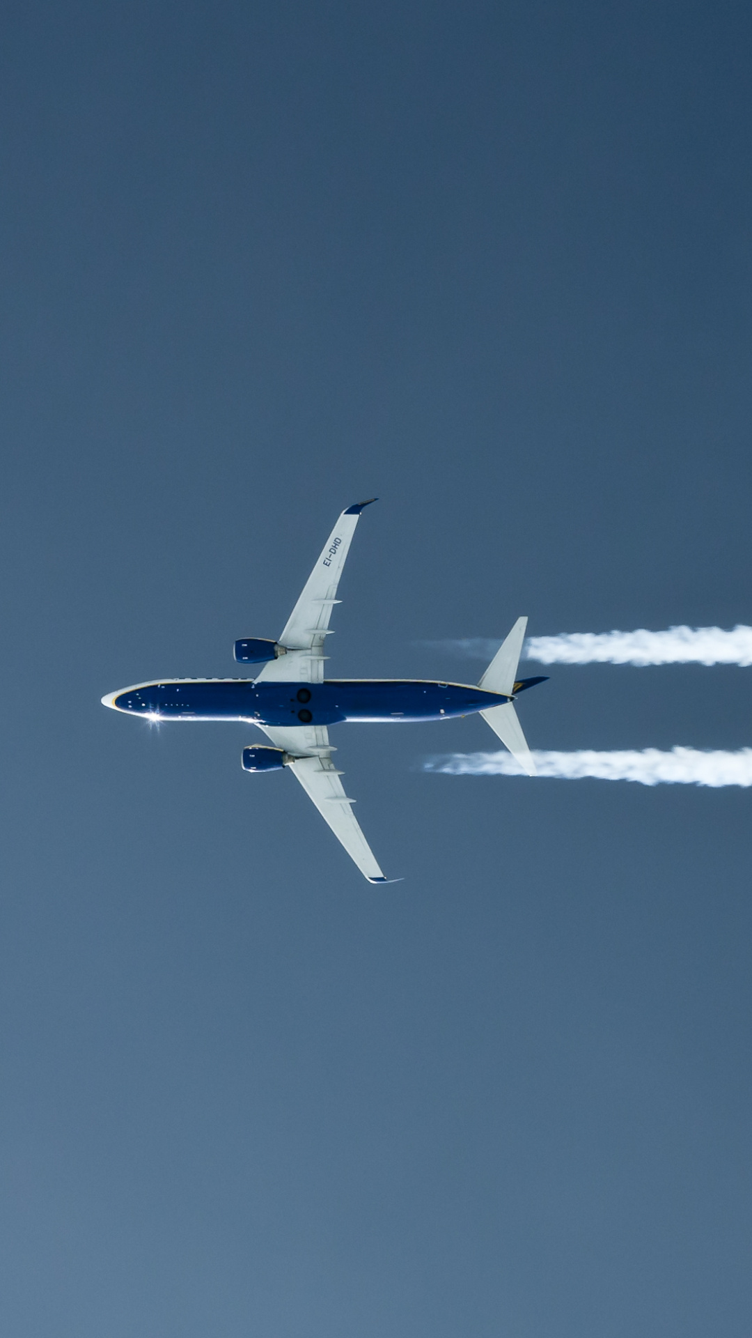 Boeing 737, Ryanair aircraft, wallpaper, 1080x1920 Full HD Phone