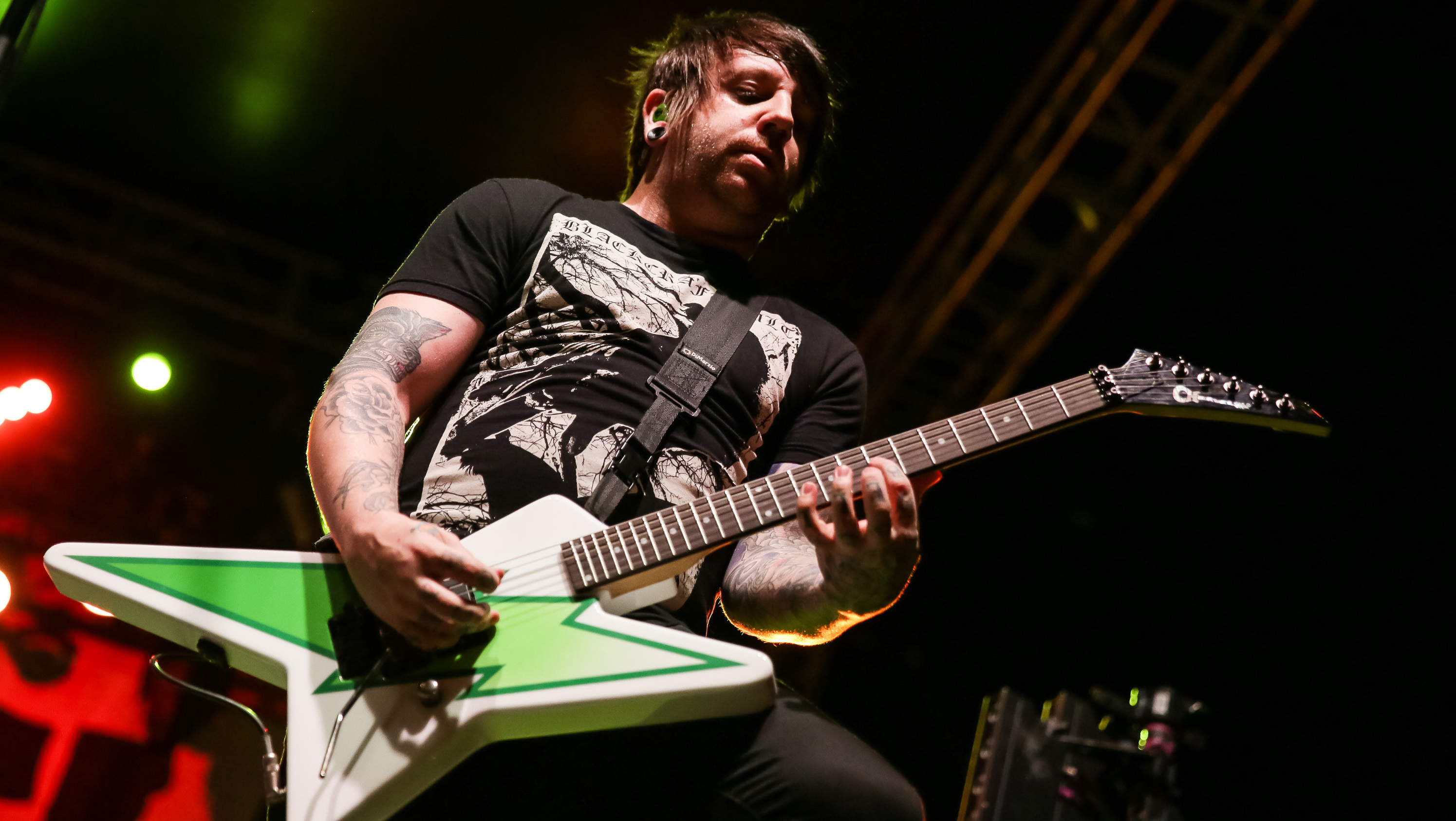 Falling In Reverse, Derek Jones, Guitarist death, 2990x1690 HD Desktop