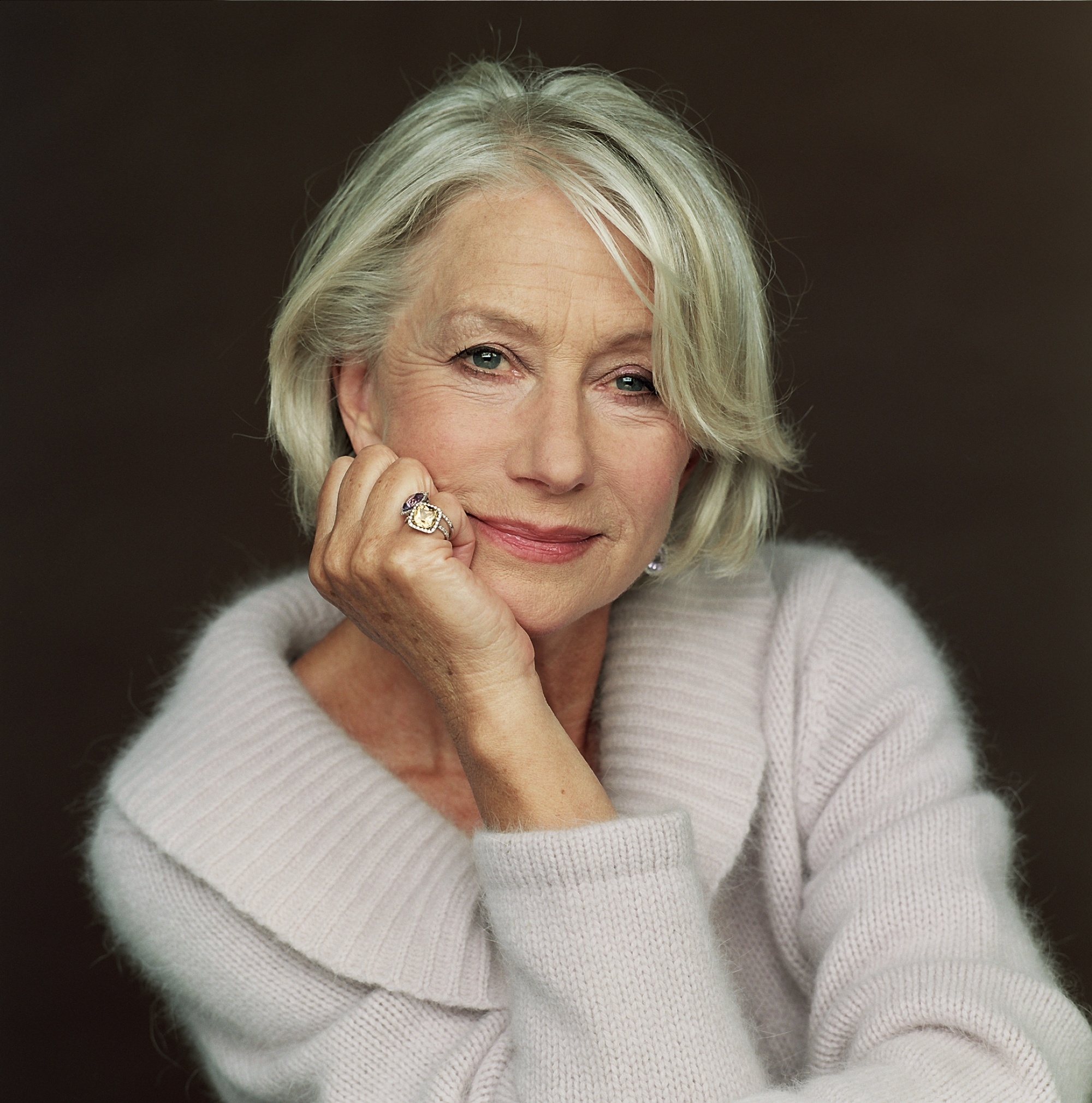 Helen Mirren, Red carpet glamour, 2000x2020 HD Phone