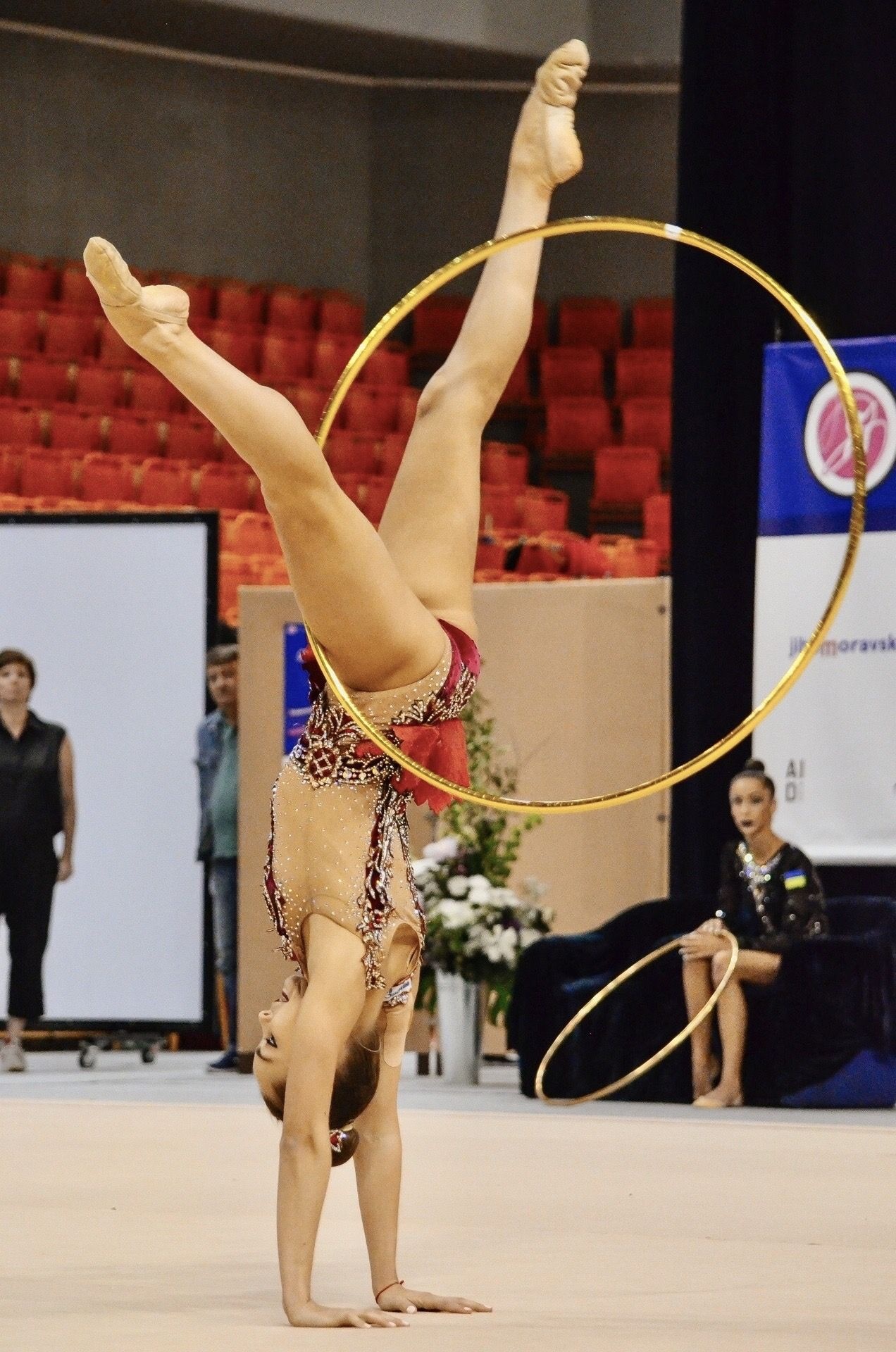 Arina Averina wins, Grand Prix Brno, Gold with clubs, Individual, 1280x1920 HD Phone