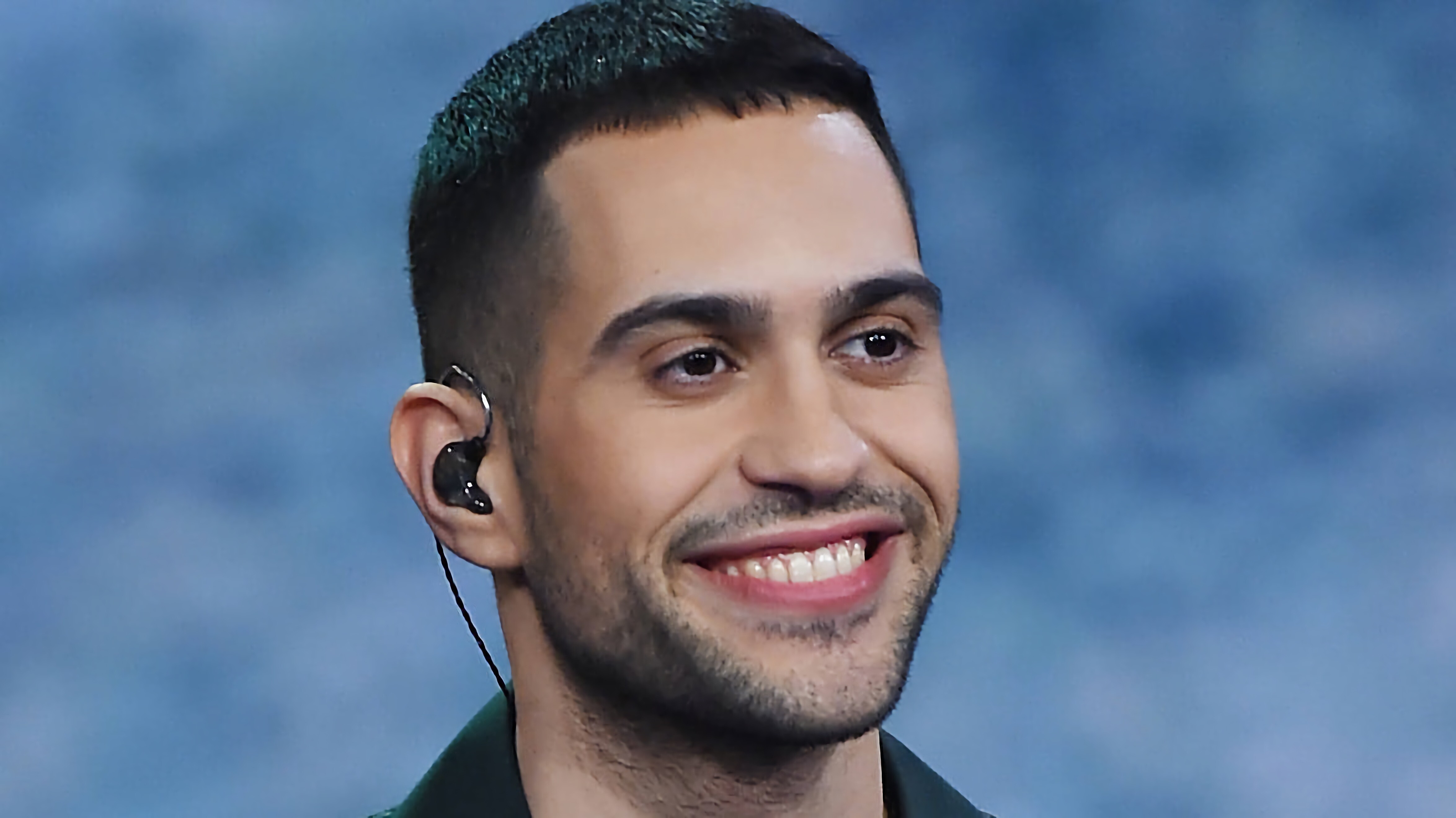 Mahmood's artistry, Electrifying performances, Unique sound, Musical expression, 4700x2640 4K Desktop