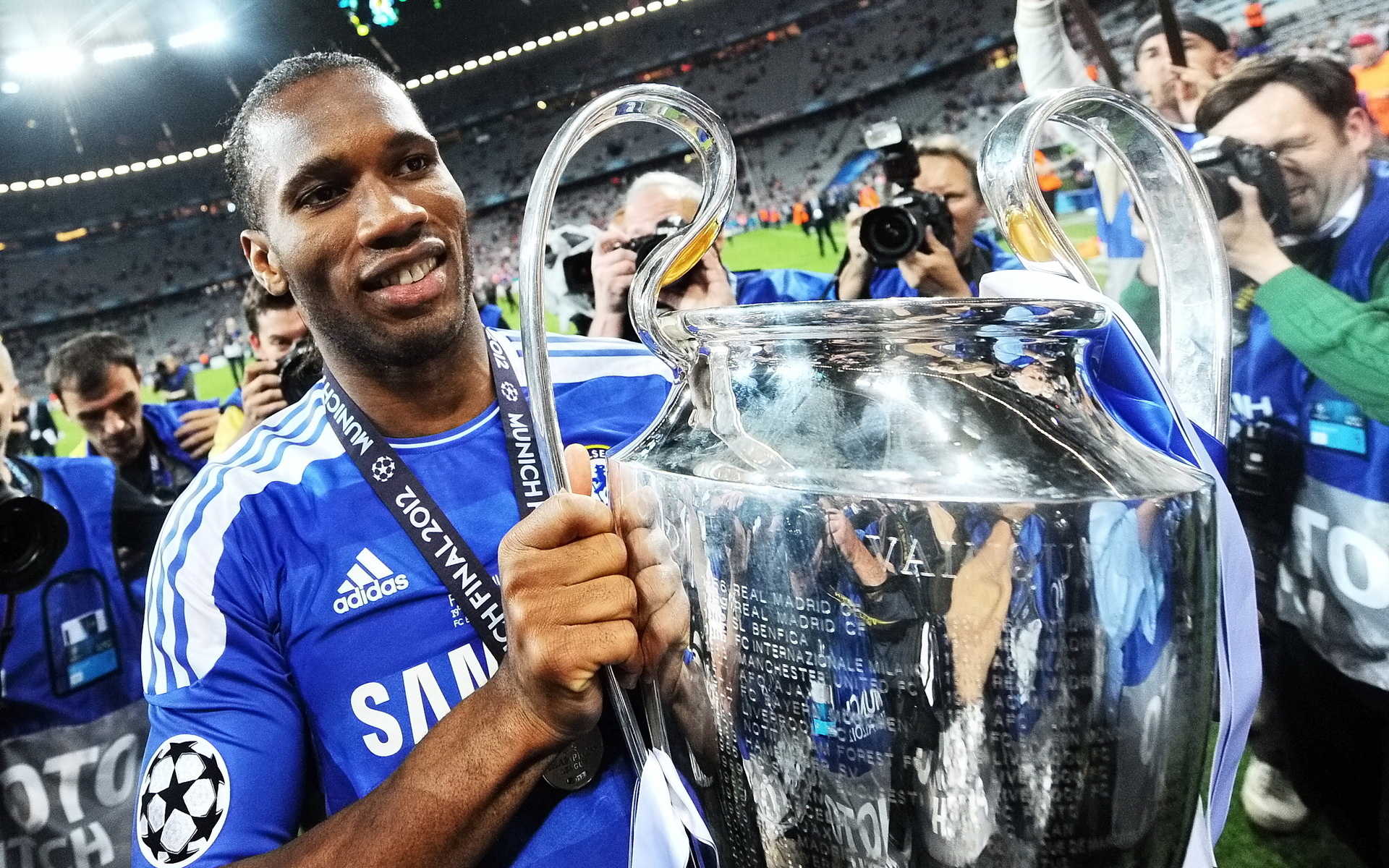 Trophy, Drogba Wallpaper, 1920x1200 HD Desktop