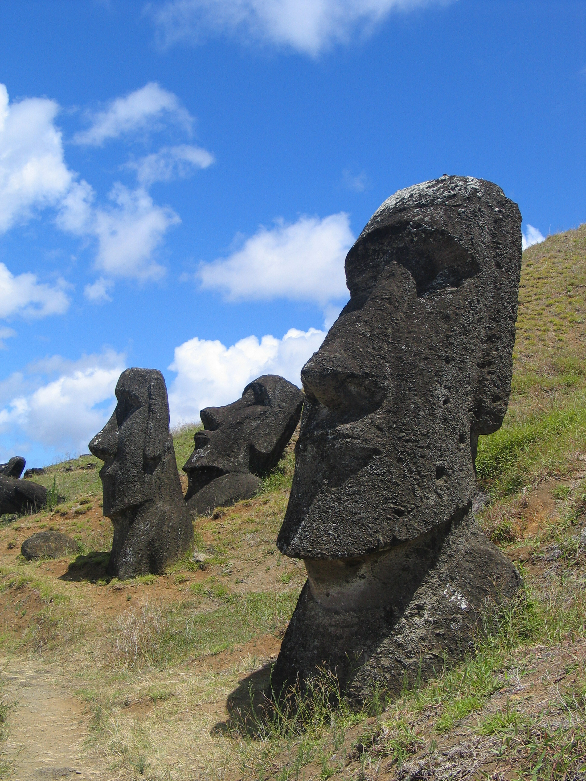 Stone Heads, Moai Wallpaper, 1950x2600 HD Phone