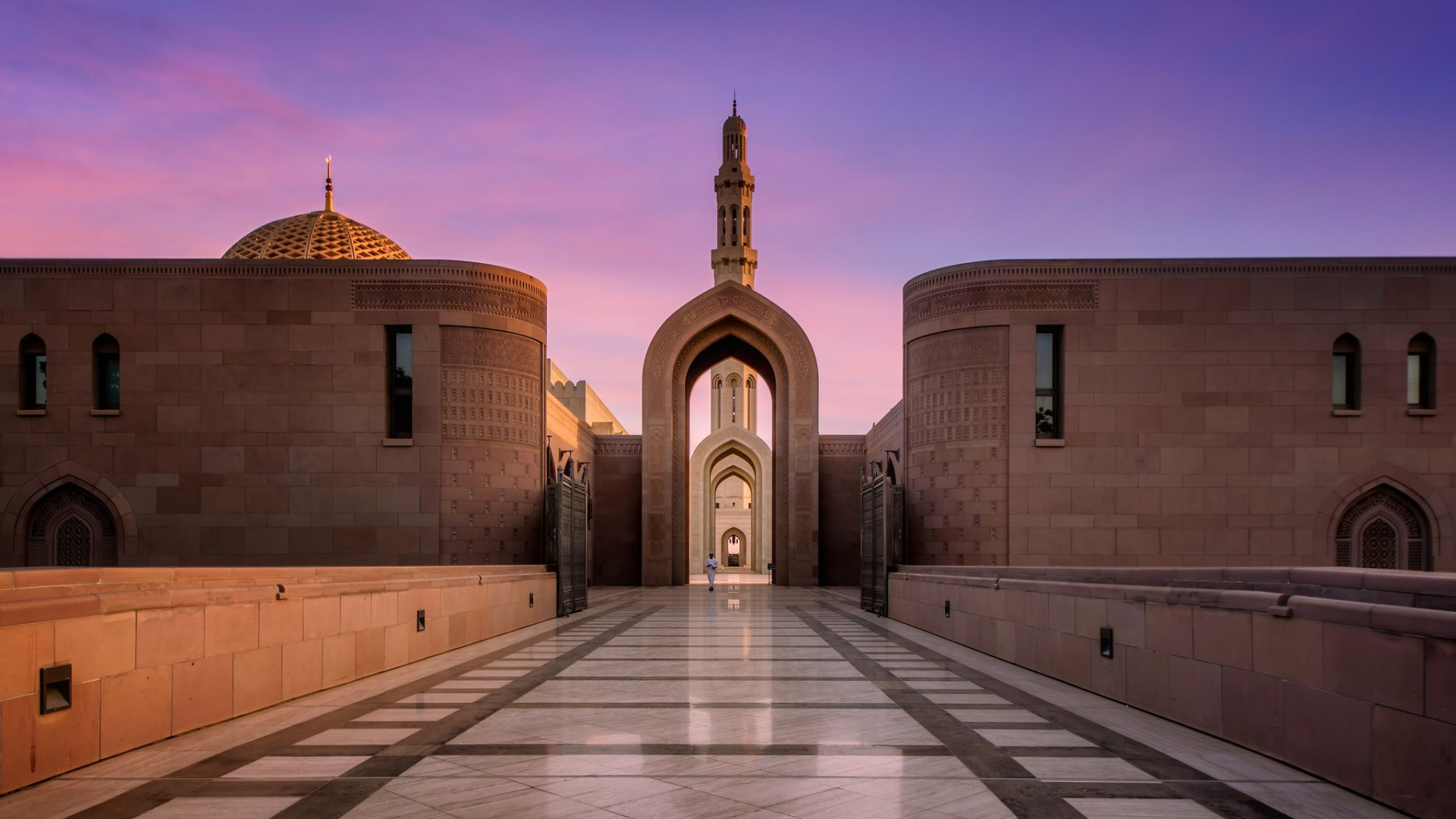 Oman travels, Faithful mosque, Sultan Qaboos Grand Mosque, 1920x1080 Full HD Desktop