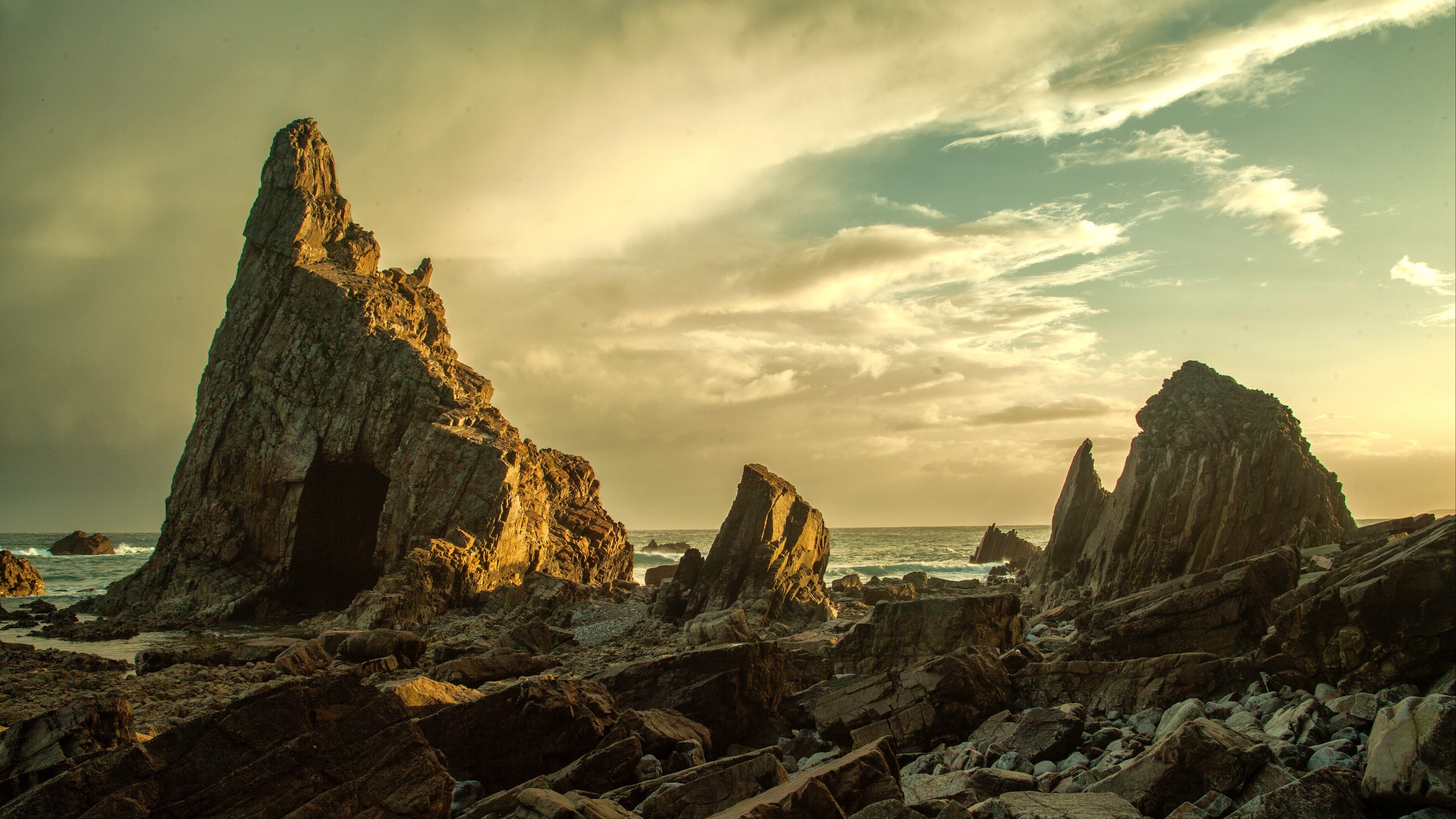 Beach rocks, Geology wonders, Coastal beauty, Natural formations, 3840x2160 4K Desktop