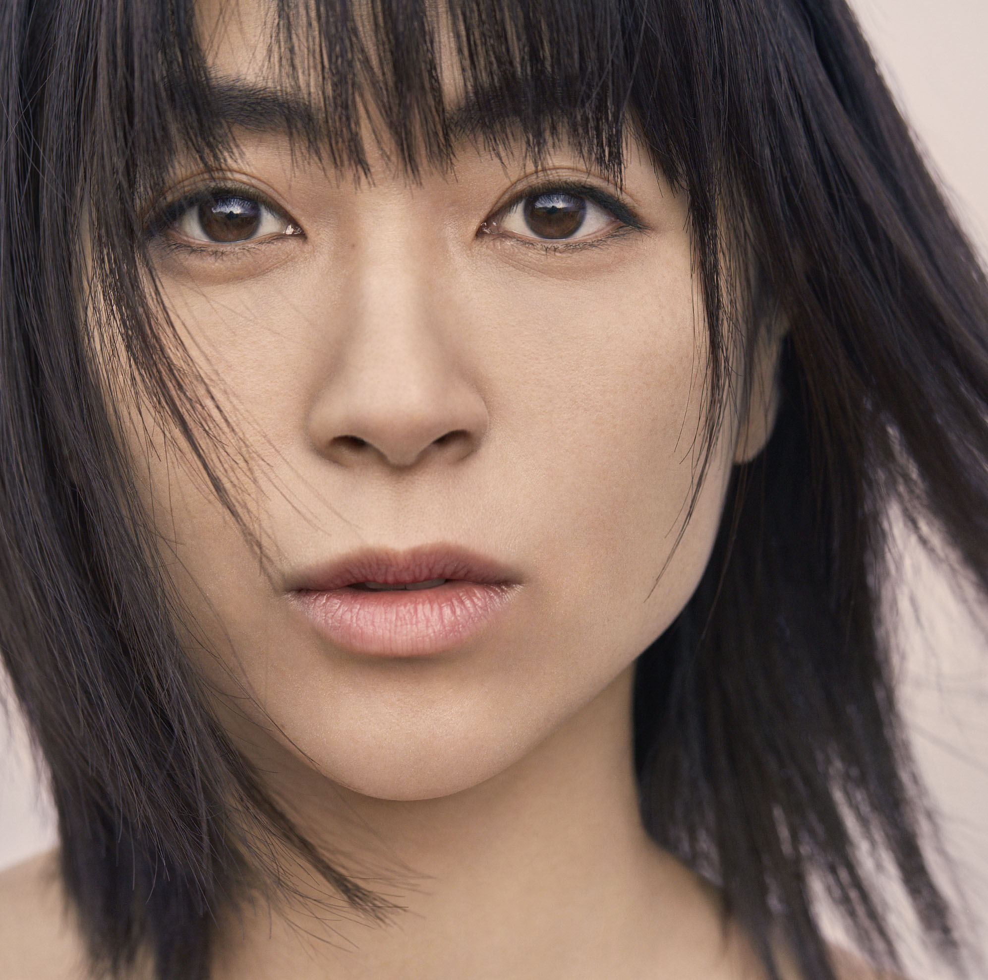 Hikaru Utada, Accepting heartbreak, Hatsukoi album, Emotional music journey, 2000x1980 HD Desktop