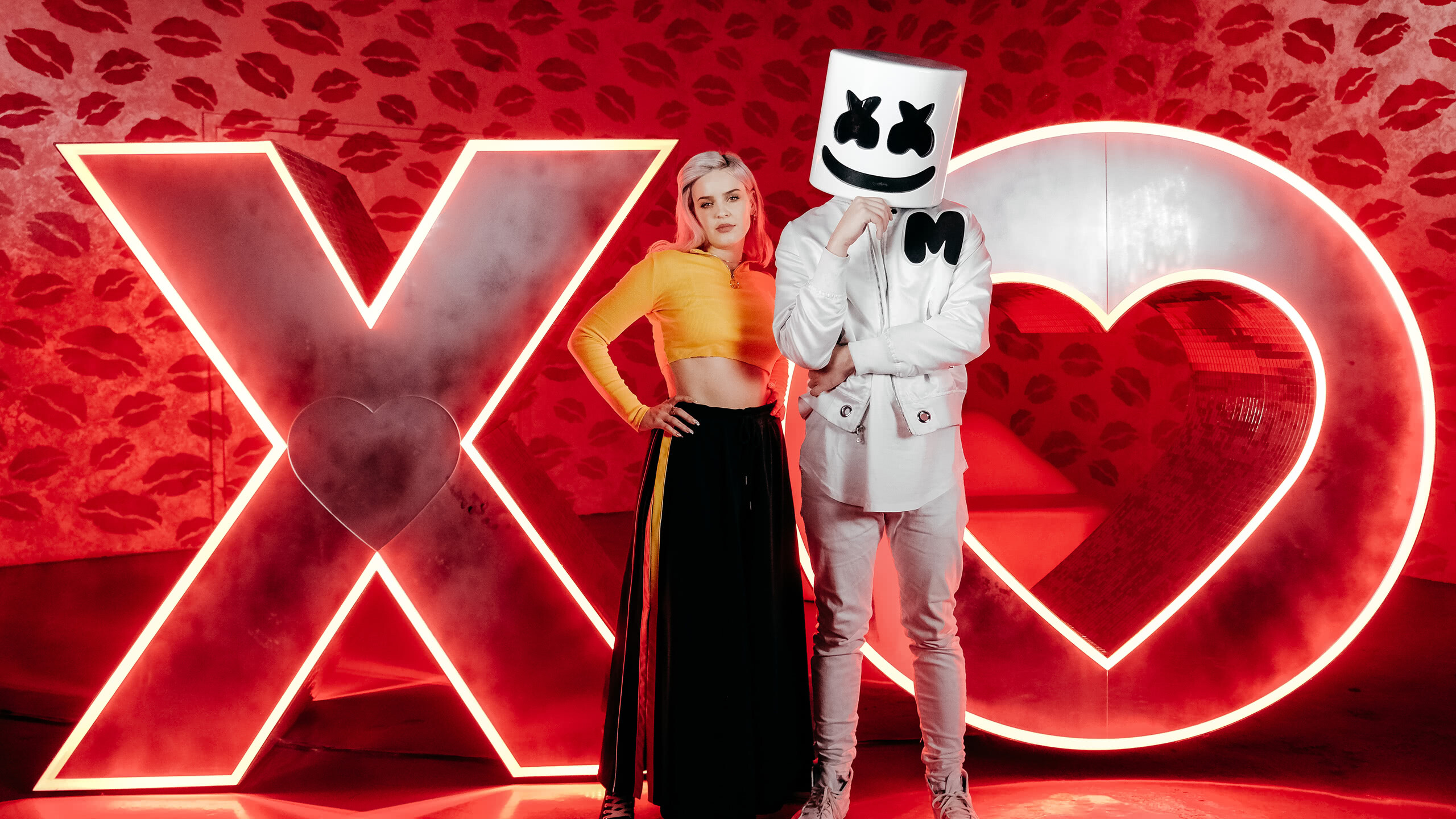 Anne-Marie, Anne Marie and Marshmello, WQHD wallpaper, 2560x1440 HD Desktop