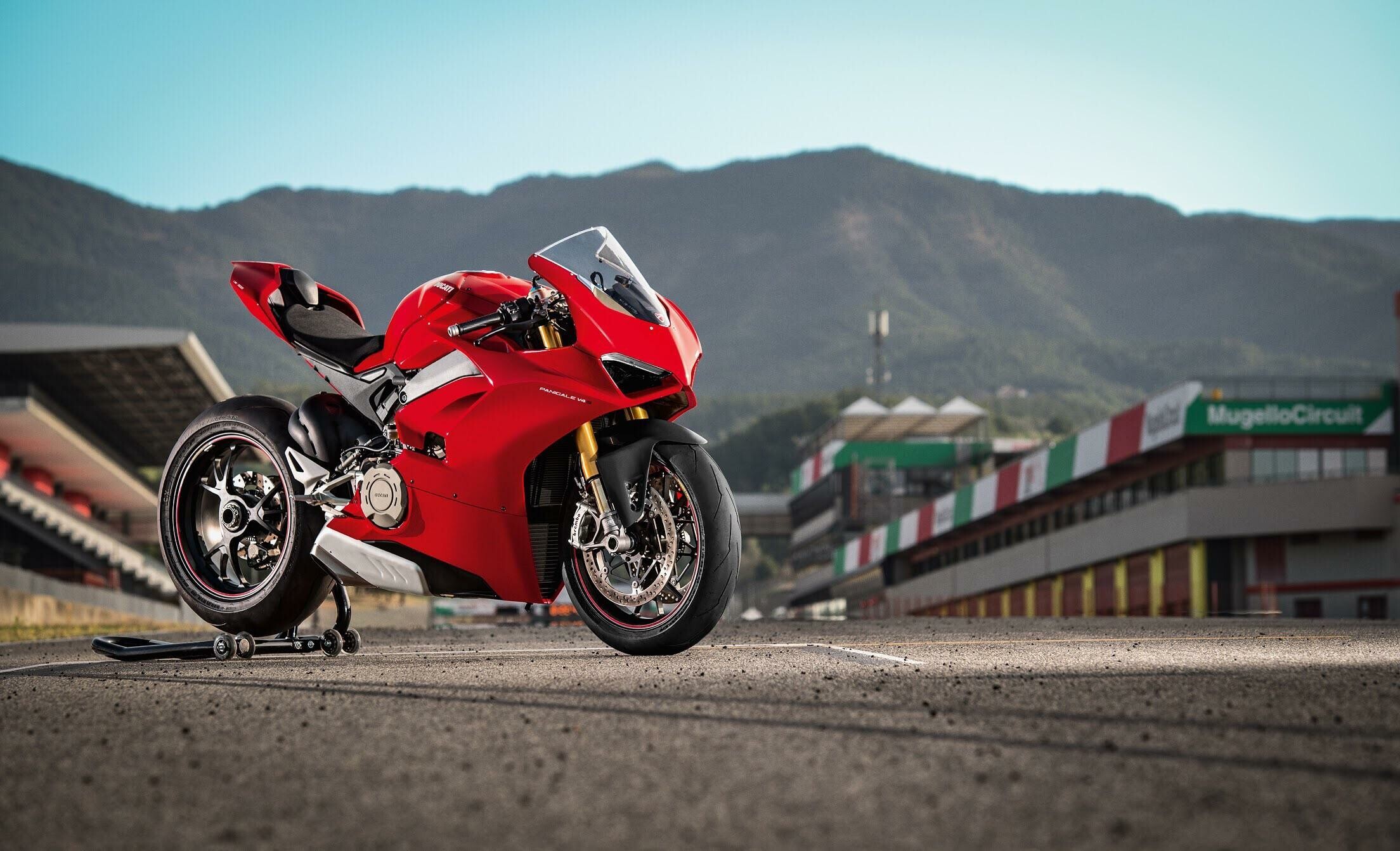 Ducati Panigale V4 S, Supreme power, Superbike elegance, Technological marvel, 2210x1350 HD Desktop