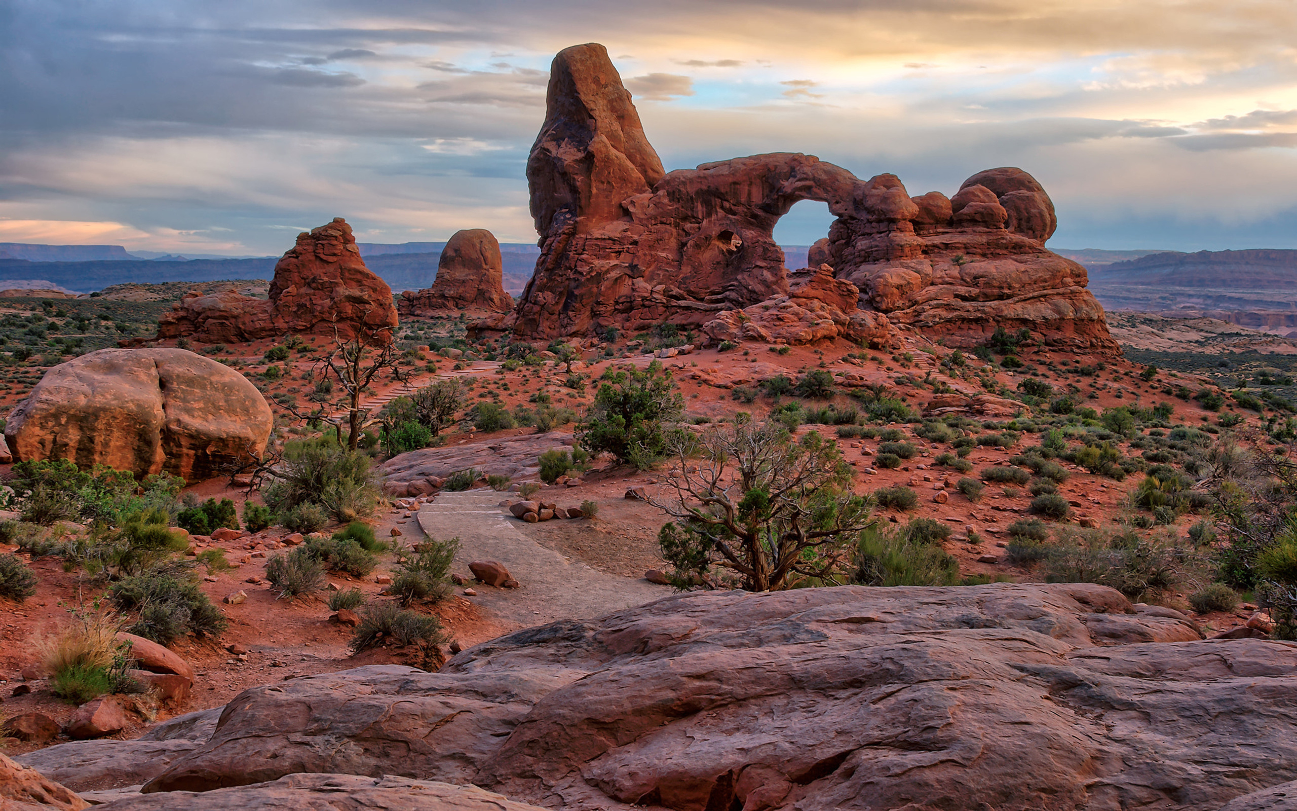 Arches National Park, HD wallpaper, Scenic beauty, Nature's wonder, 2560x1600 HD Desktop