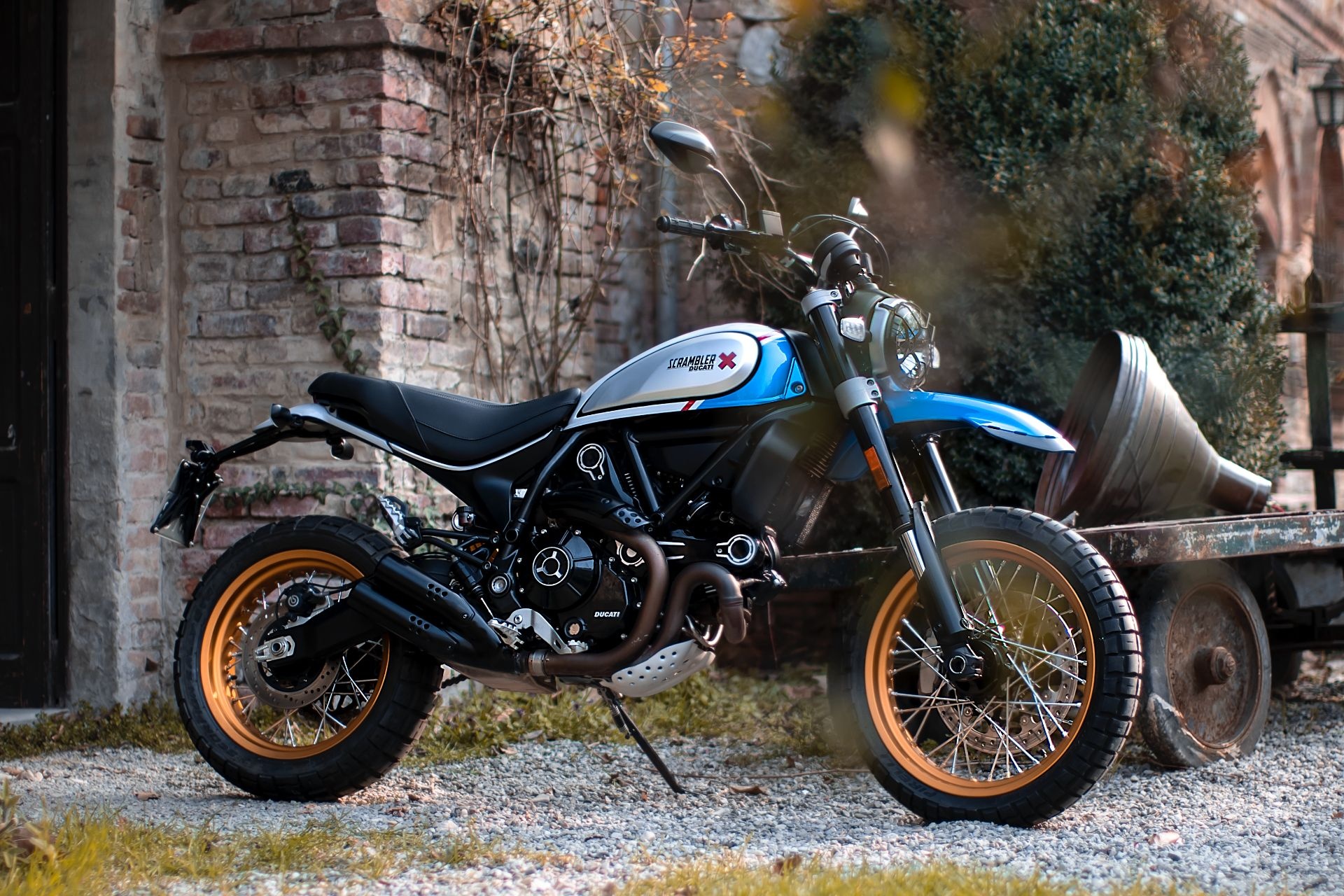 Ducati Scrambler Desert Sled, Off-road adventure, Powerful performance, Bold design, 1920x1280 HD Desktop