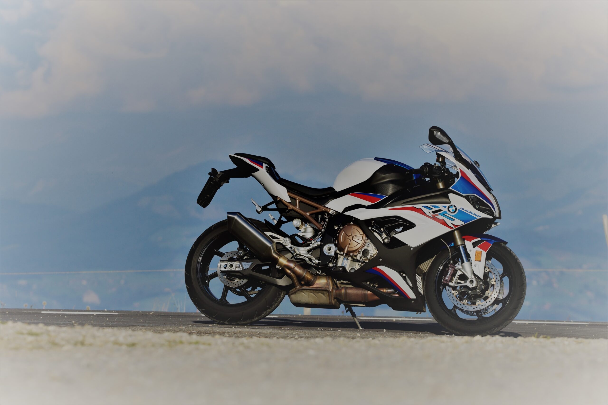 BMW S 1000 RR, Fastest sporttourer, Swiss autoblog, Thrilling ride, 2560x1710 HD Desktop