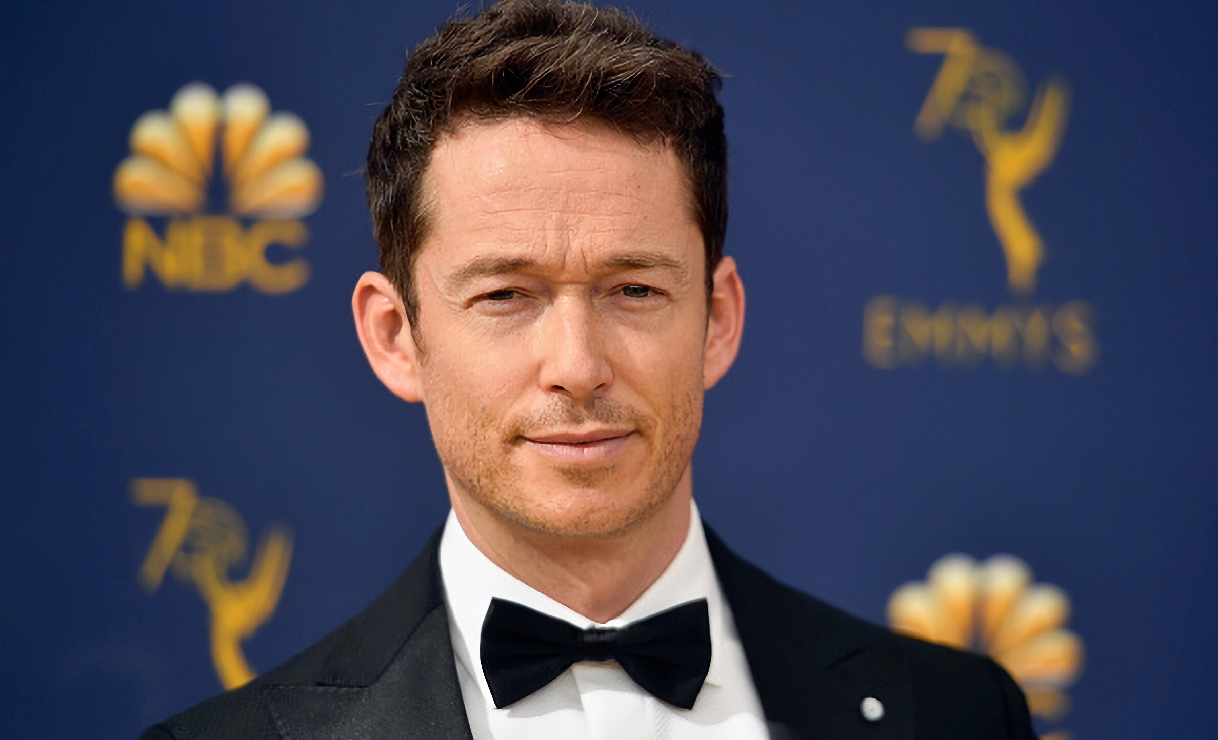 Simon Quarterman, Engaging presence, Scene-stealing performances, Versatile talent, 2380x1450 HD Desktop