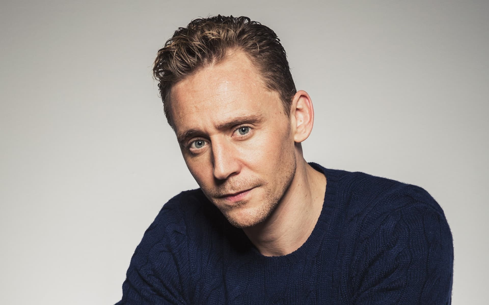 Tom Hiddleston, Desktop Wallpaper, 1920x1200 HD Desktop