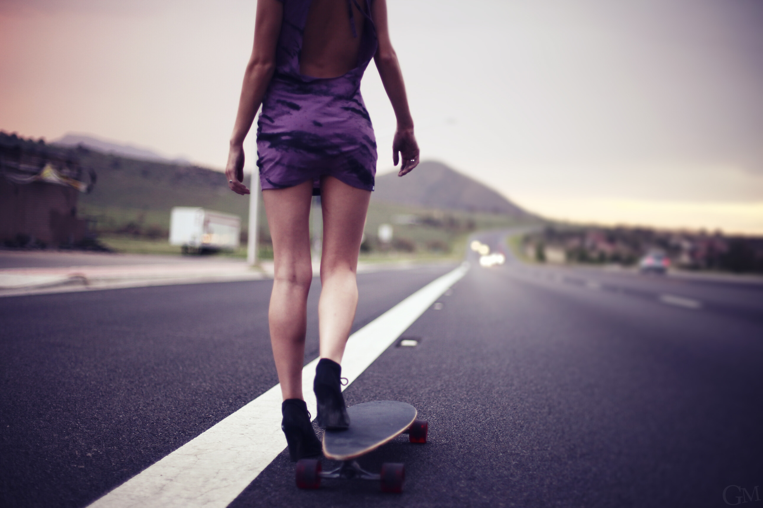 Skateboarding fashion, Model on skateboard, Urban street style, Feminine skateboarding, 2590x1730 HD Desktop