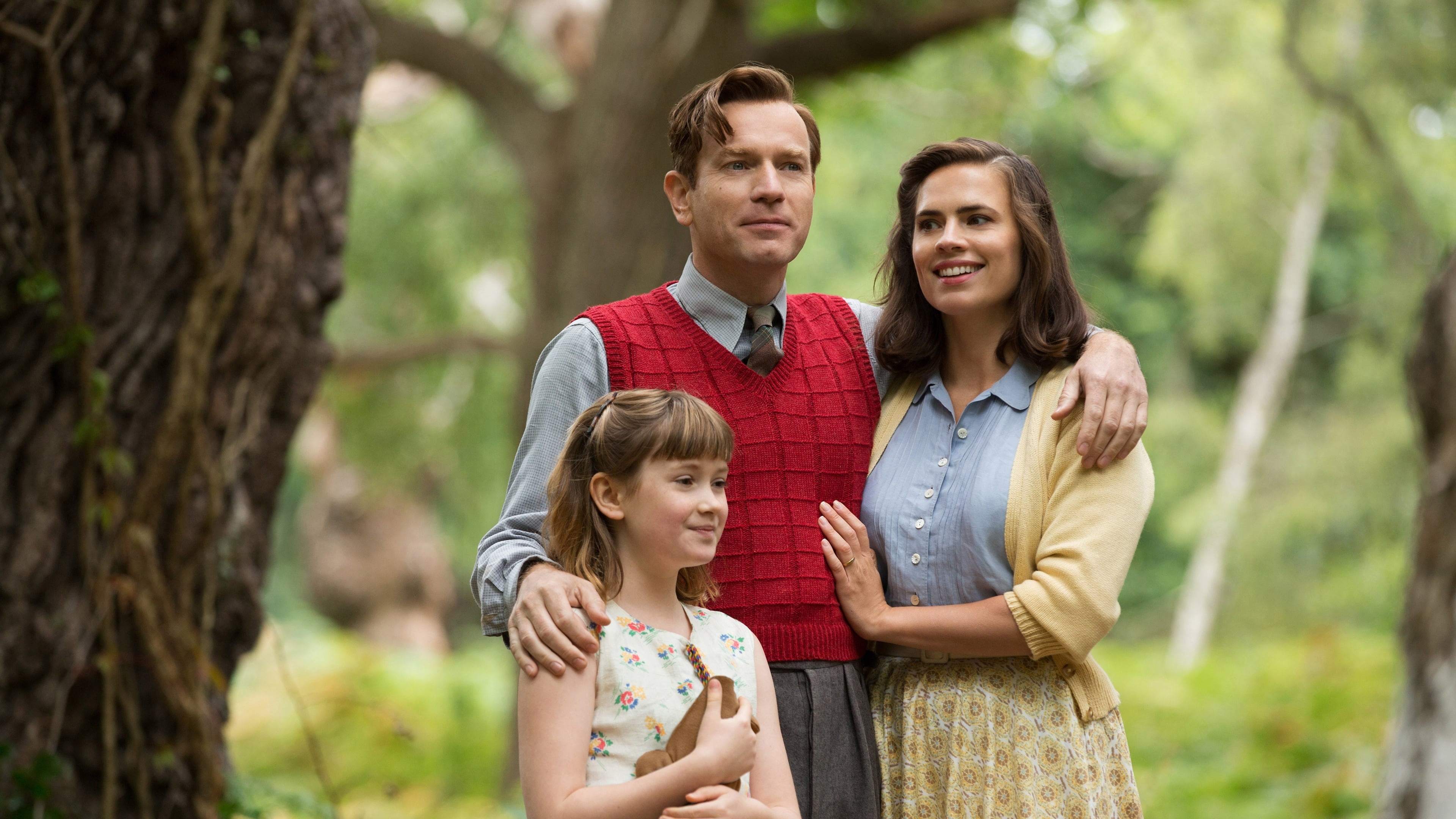 Christopher Robin 2018, Nostalgic backdrops, Magical storytelling, Heartwarming journey, 3840x2160 4K Desktop