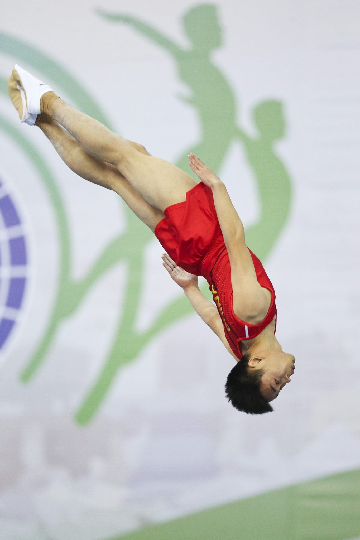 Gao Lei, Trampoline gymnastics Wallpaper, 1370x2050 HD Phone