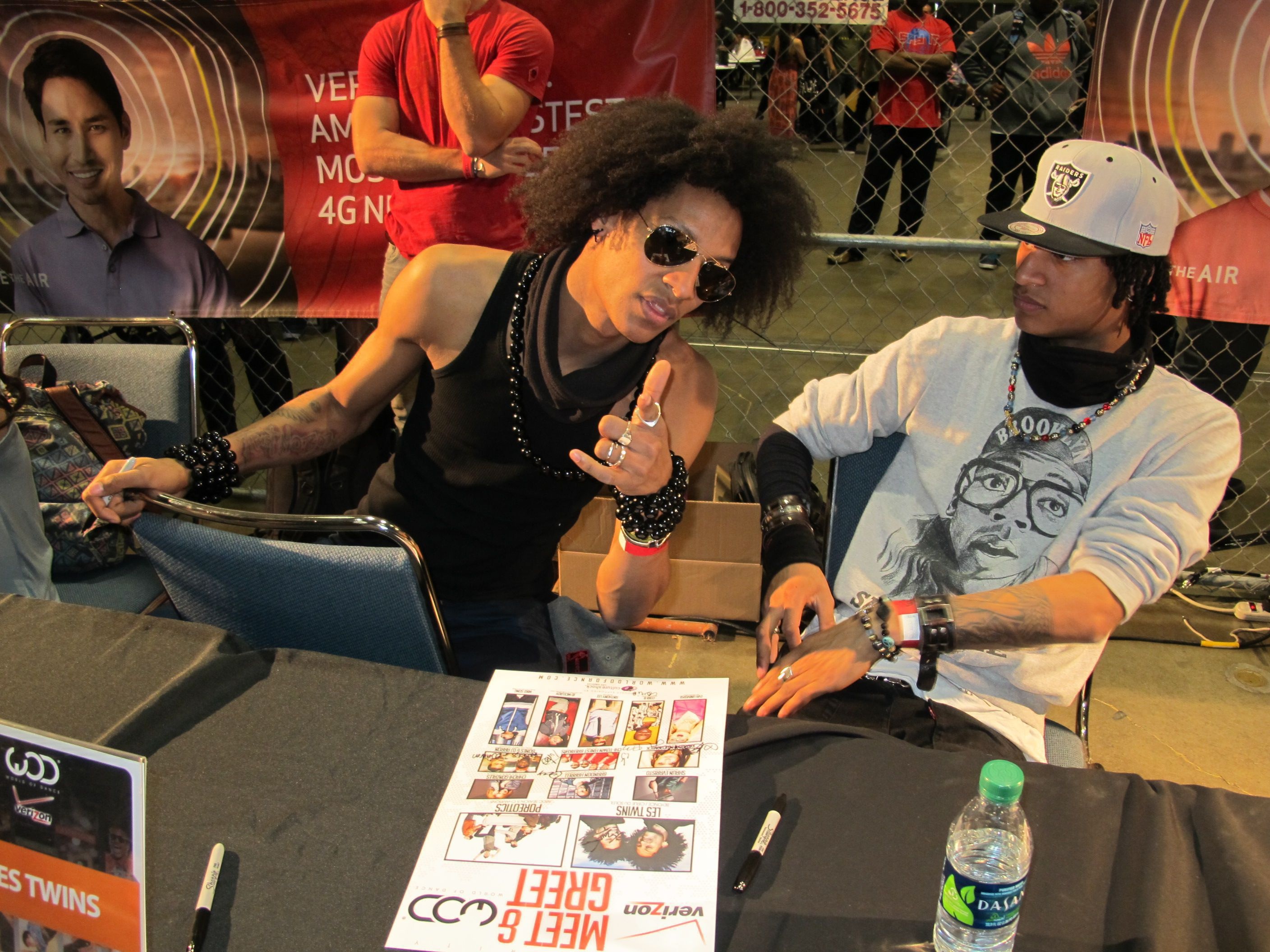 Les Twins, Striking wallpaper, Duo's charisma, Mesmerizing performances, 2820x2120 HD Desktop