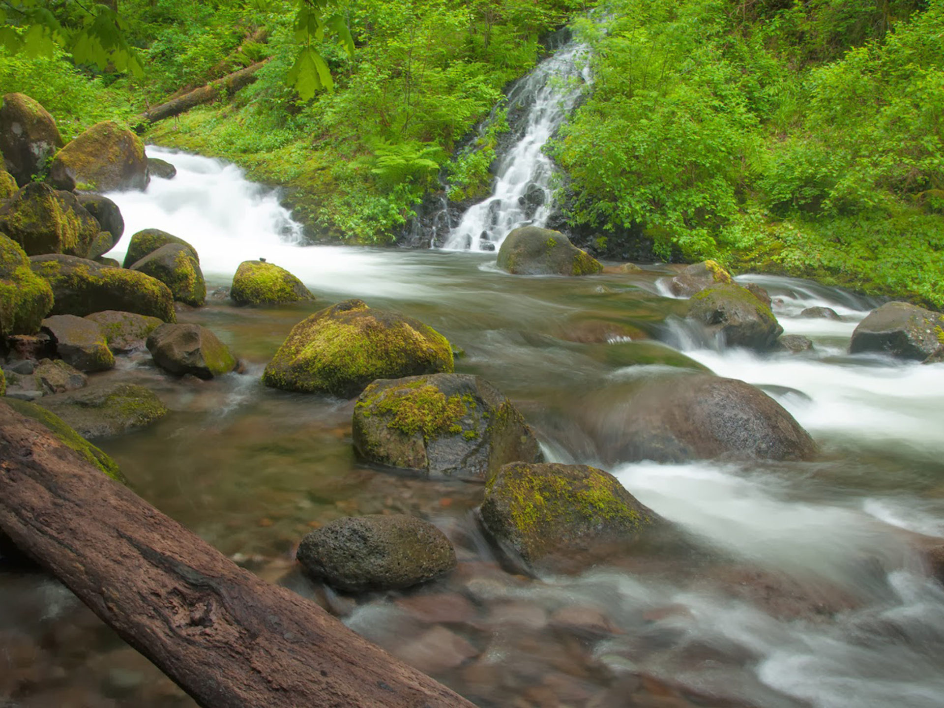 Waterfall Khnusik, Armenia Wallpaper, 1920x1440 HD Desktop