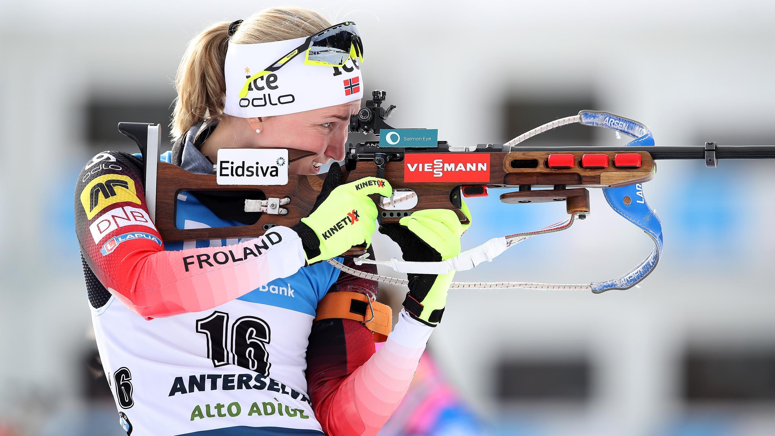 Marte Olsbu Roiseland, Hochfilzen win, Julia Simon, 7th place, 2560x1440 HD Desktop