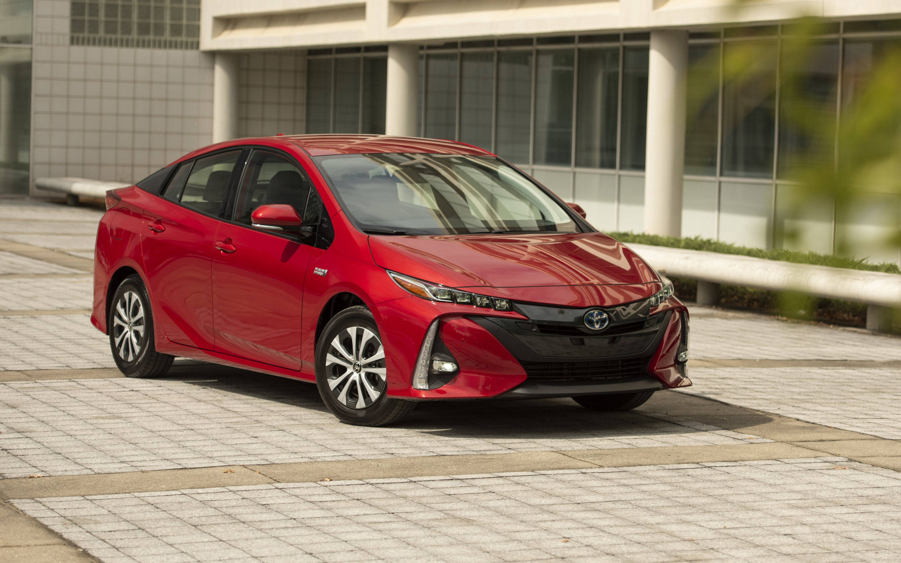 Electric Car, Toyota Prius Prime Wallpaper, 2880x1800 HD Desktop