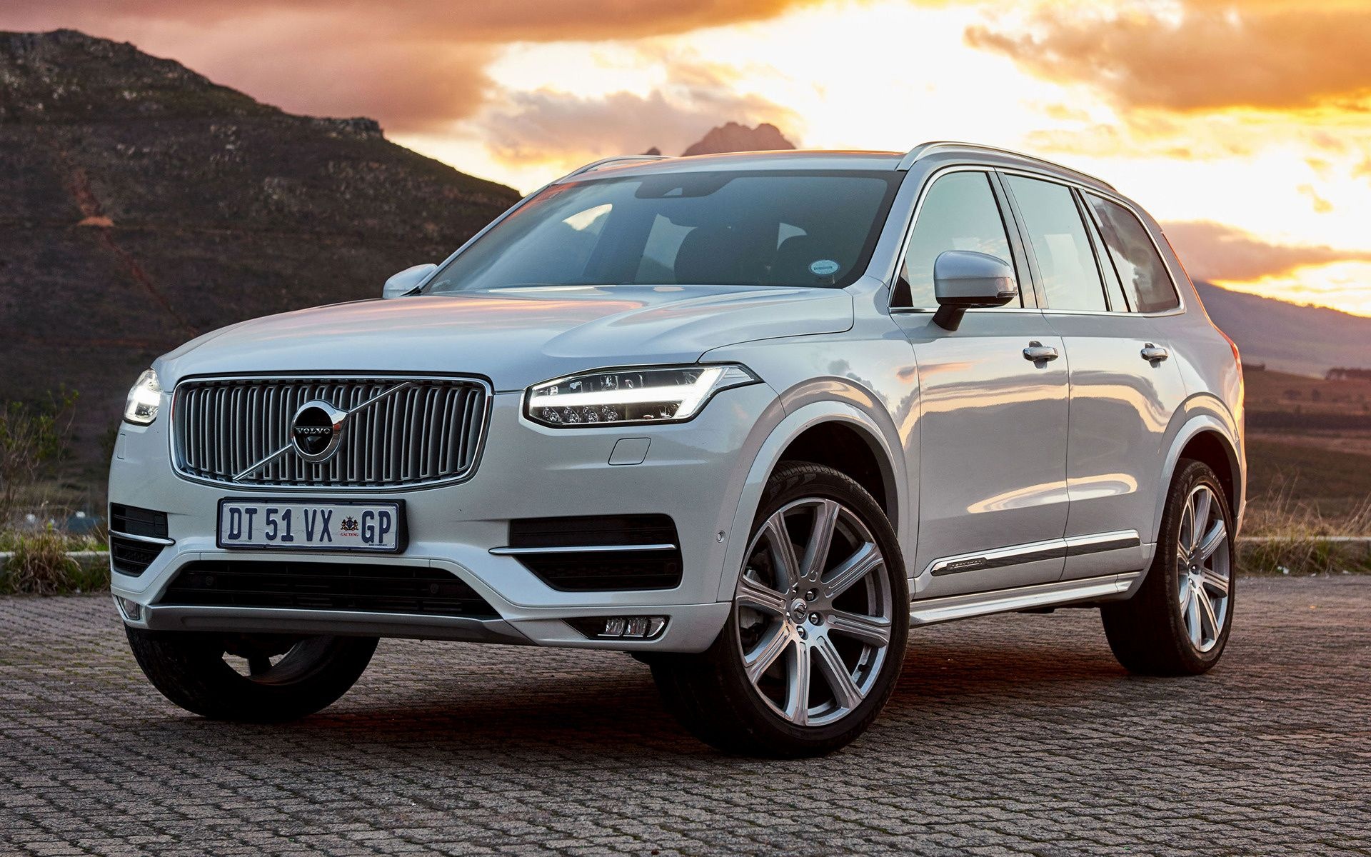 Volvo XC90, Sophisticated style, Captivating presence, Premium comfort, 1920x1200 HD Desktop