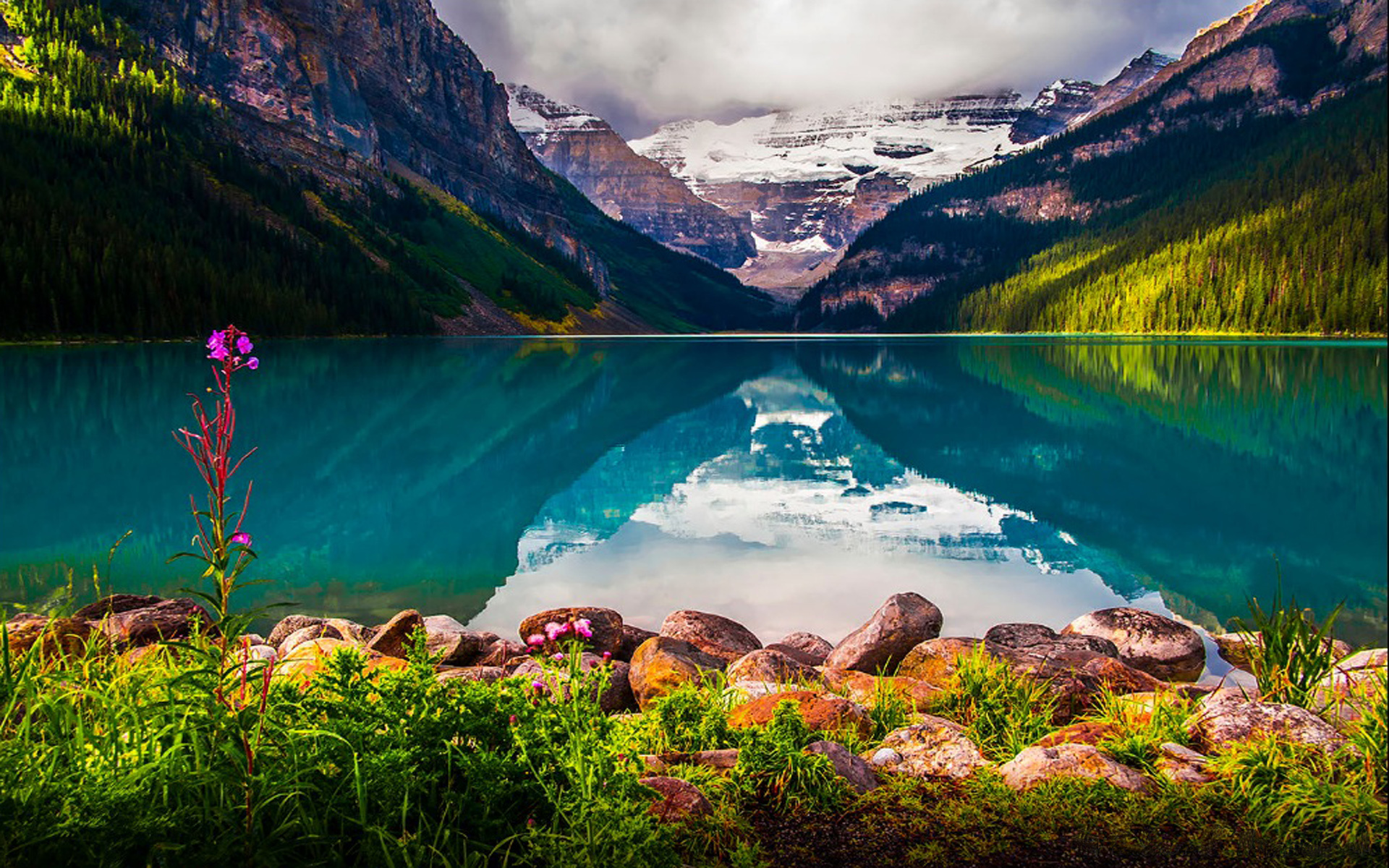 Lake Louise reflections, hamlet in Banff, 1920x1200 HD Desktop