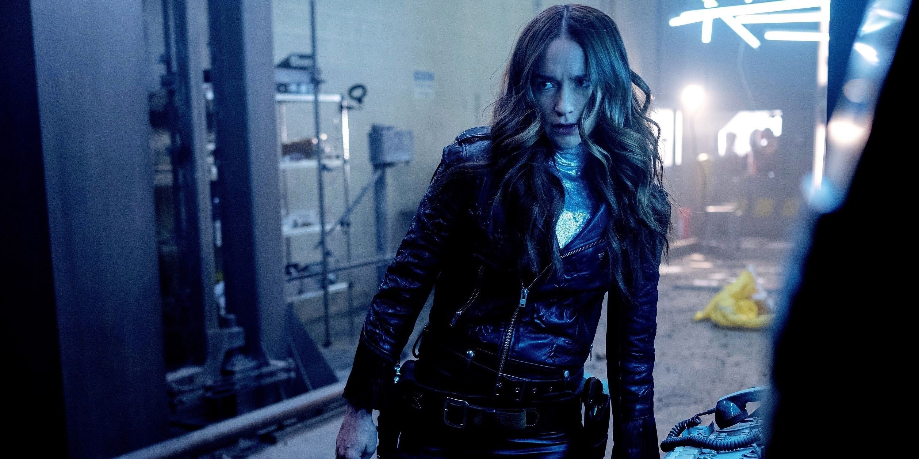 Wynonna Earp, Melanie Scrofano, Midseason finale, 3000x1500 HD Desktop