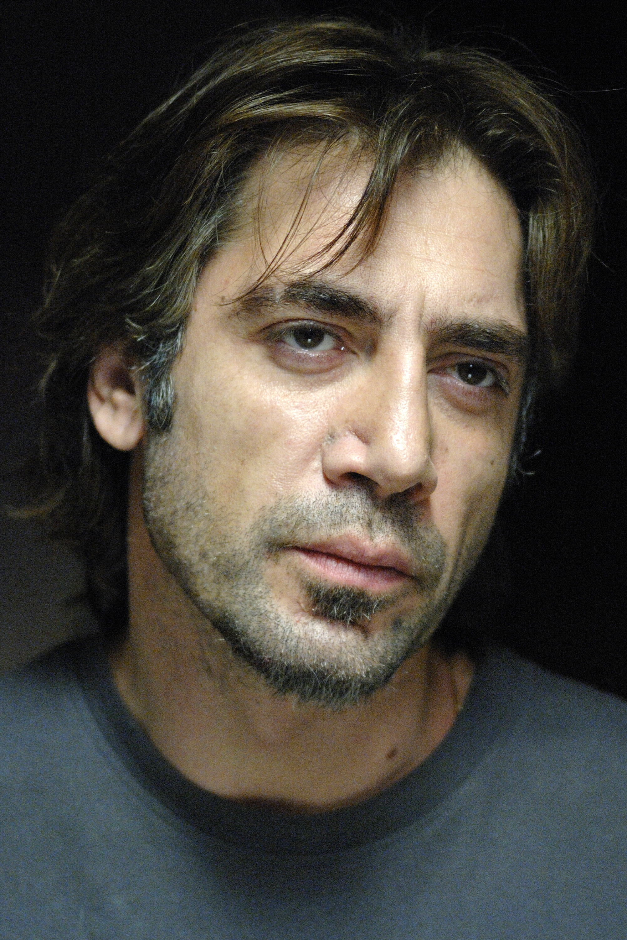 Biutiful, Javier Bardem Wallpaper, 2010x3000 HD Phone