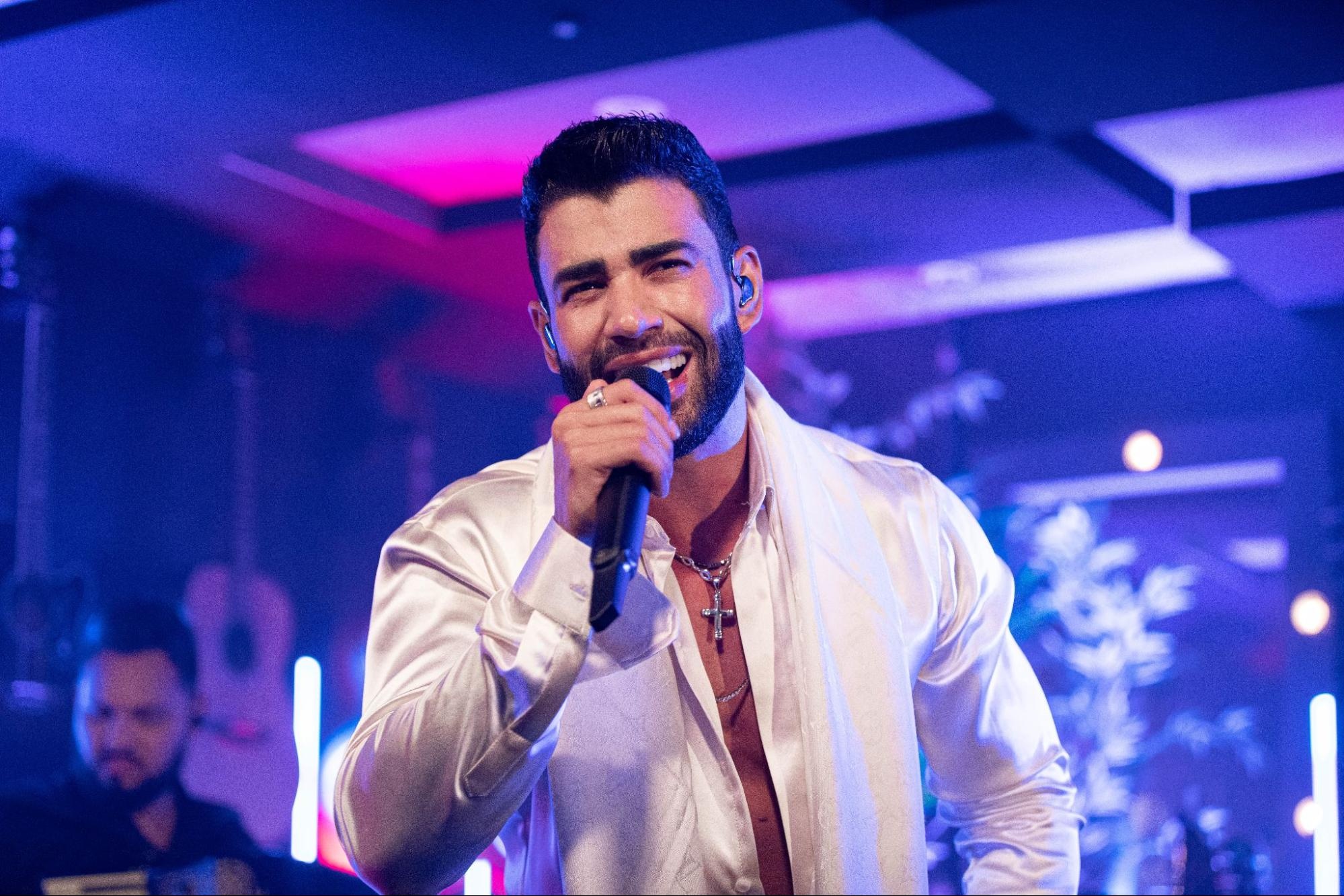 Gusttavo Lima, Music career, Greatest hits, Fan celebration, 2000x1340 HD Desktop